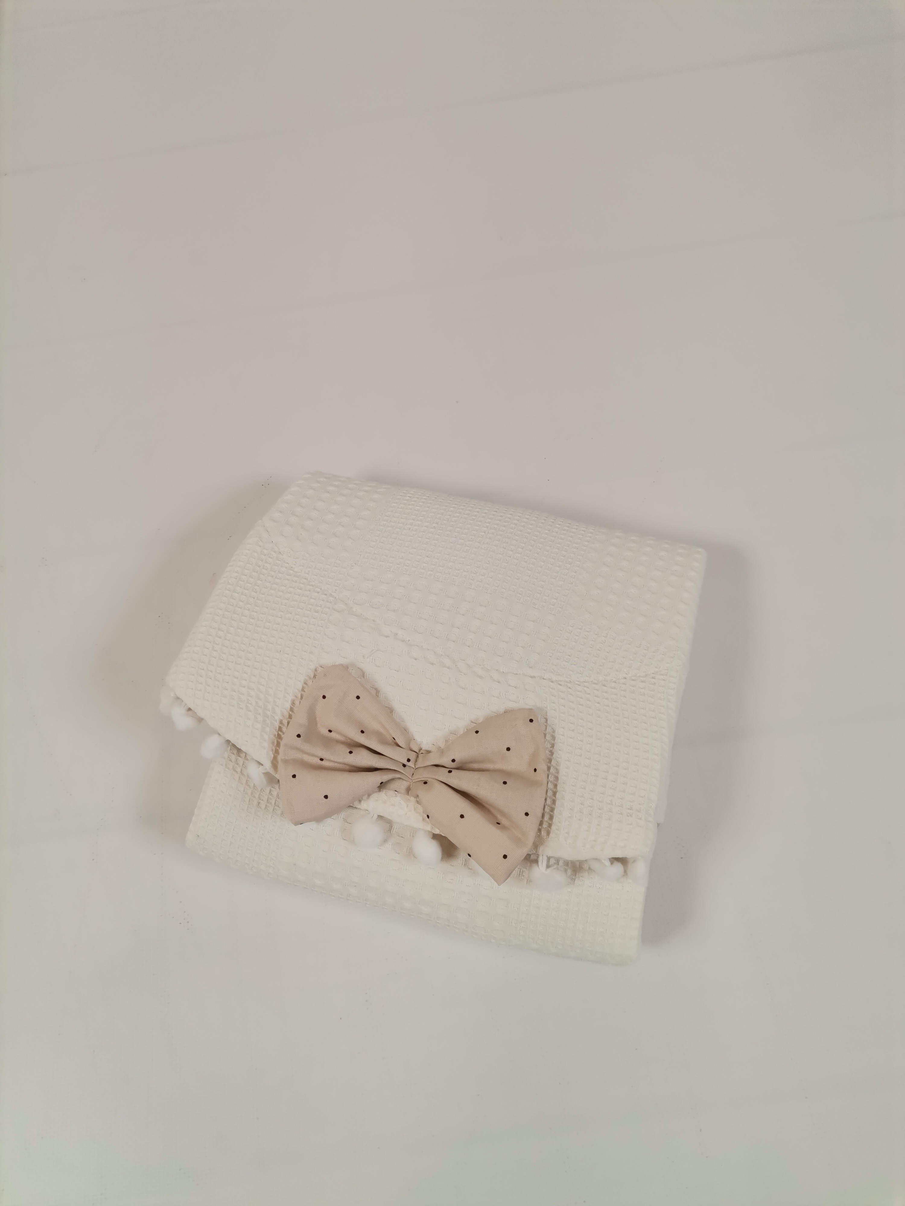 Alt açma matı krem waffle pike - bej zemin üstü kahve rengi poplin