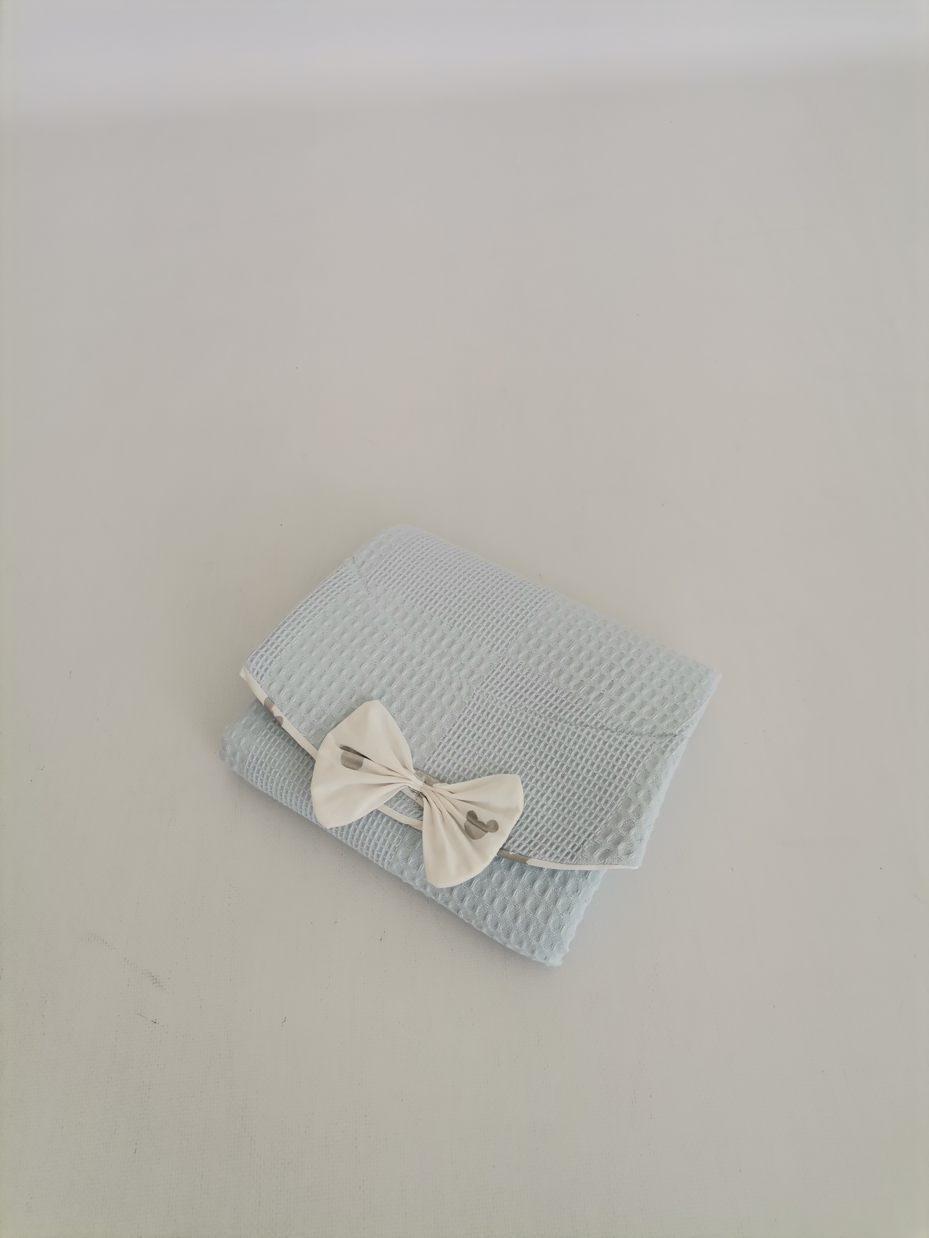 Alt açma matı mavi waffle pike - gümüş mickeyli poplin