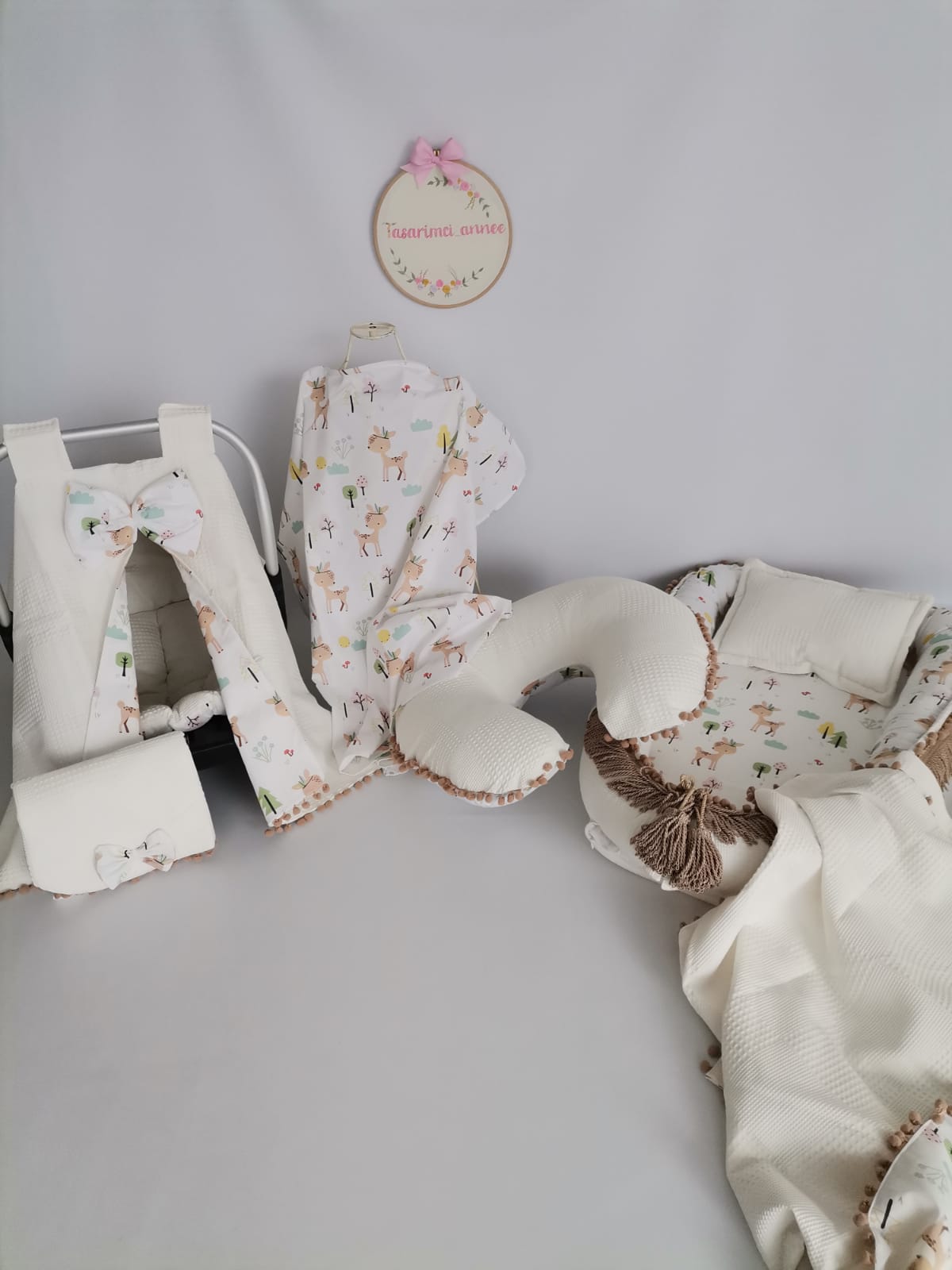 Babynest 8'li kahverengi püsküllü set krem waffle pike - karacalı poplin