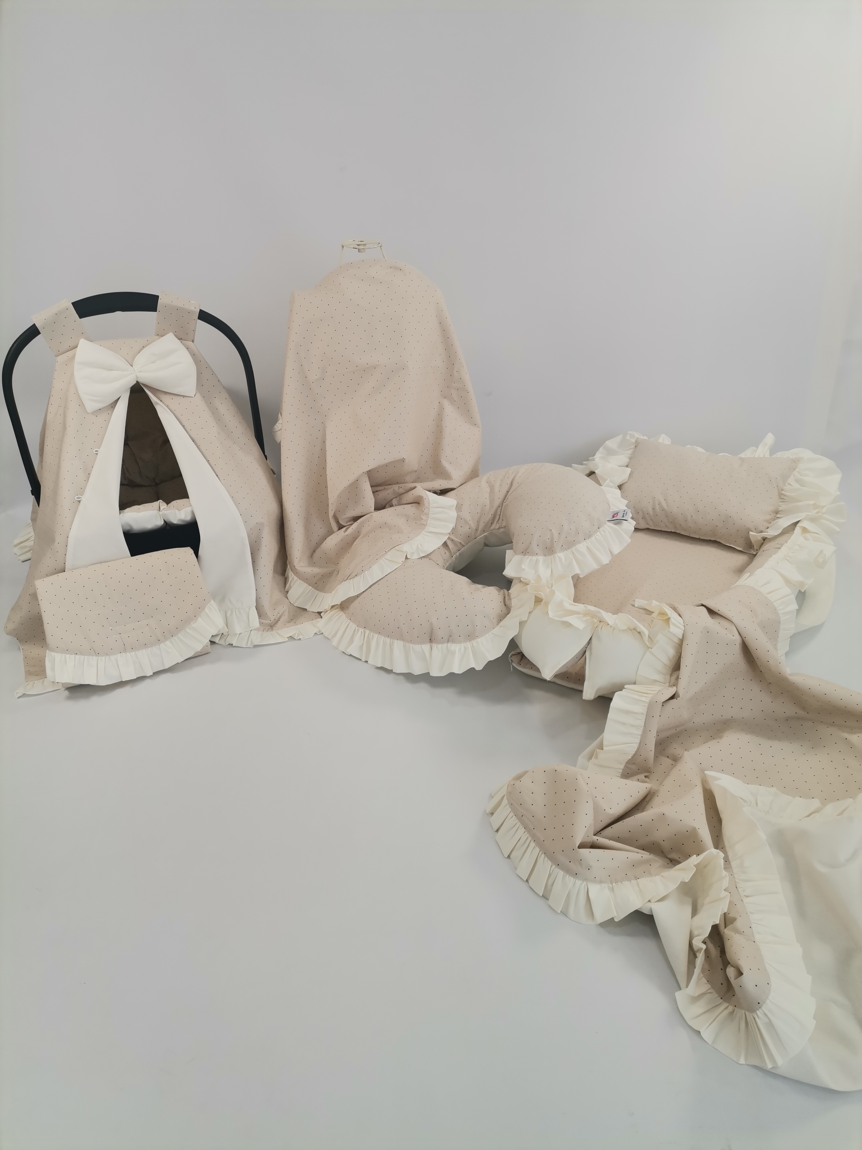 Babynest 8'li fırfırlı set bej zemin üstü kahve rengi puantiyeli - krem poplin