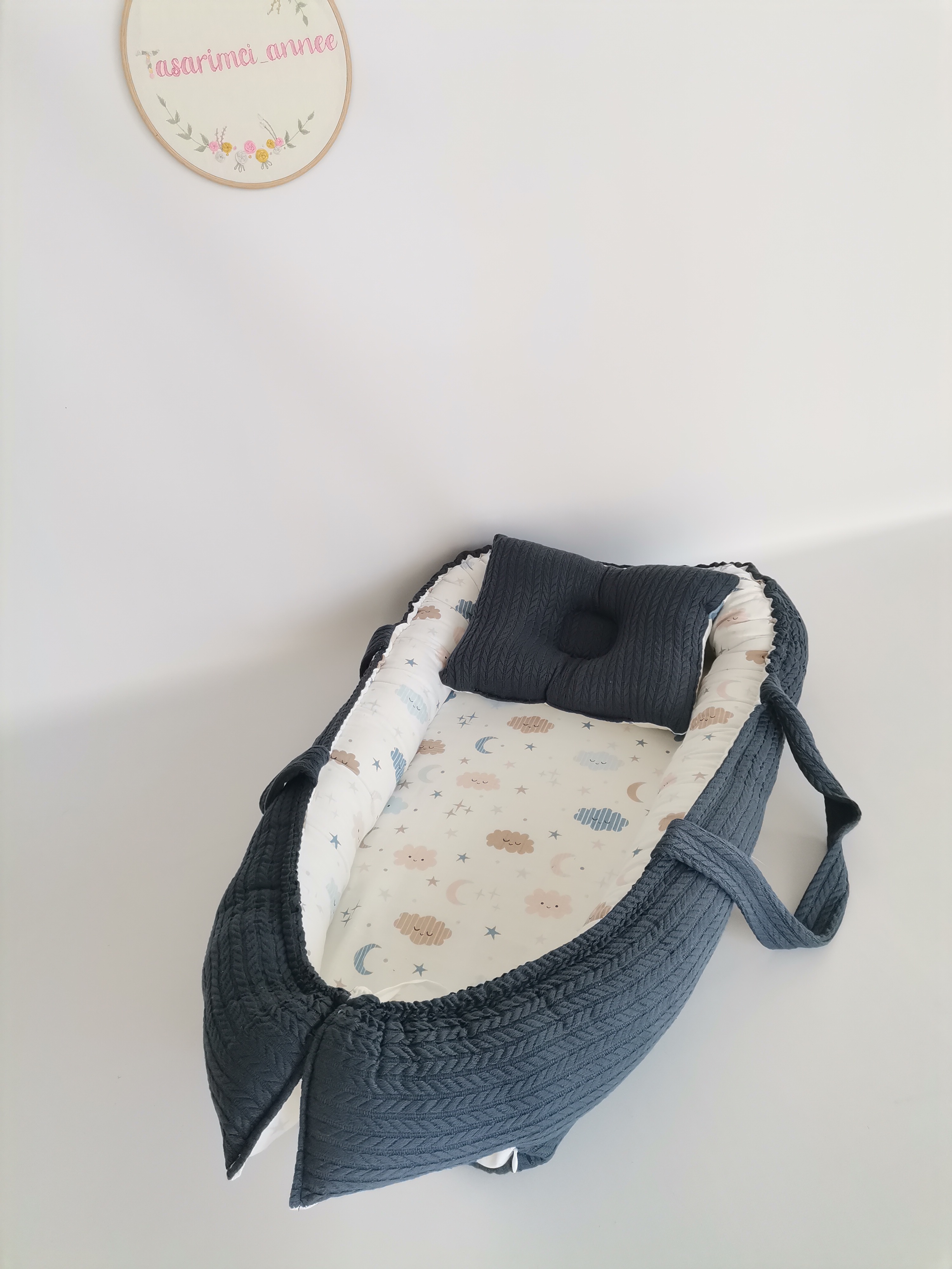Babynest lacivert örgü pike - mavi aylı bulutlu müslin