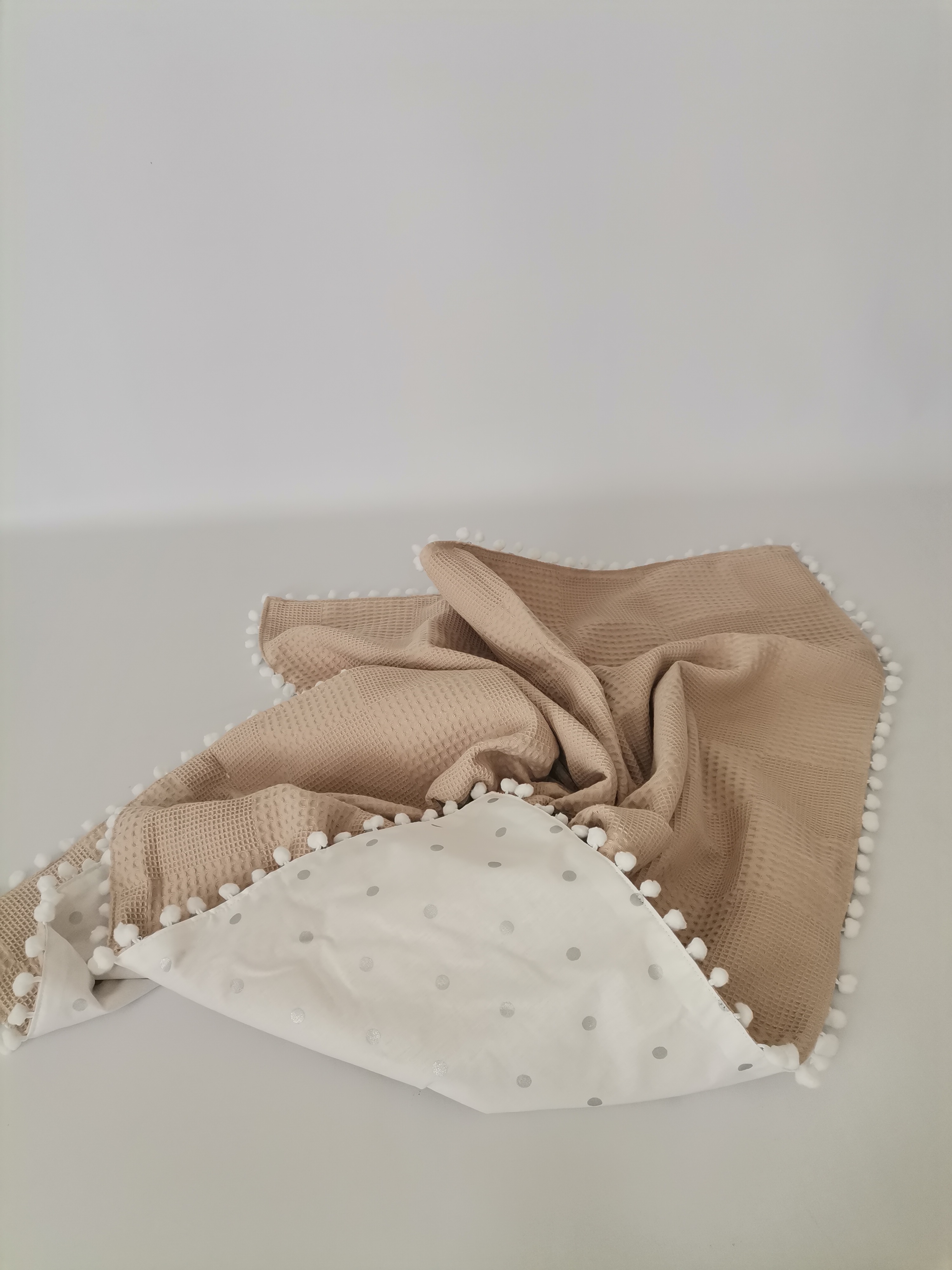 Battaniye bej waffle pike - gümüş puantiyeli poplin