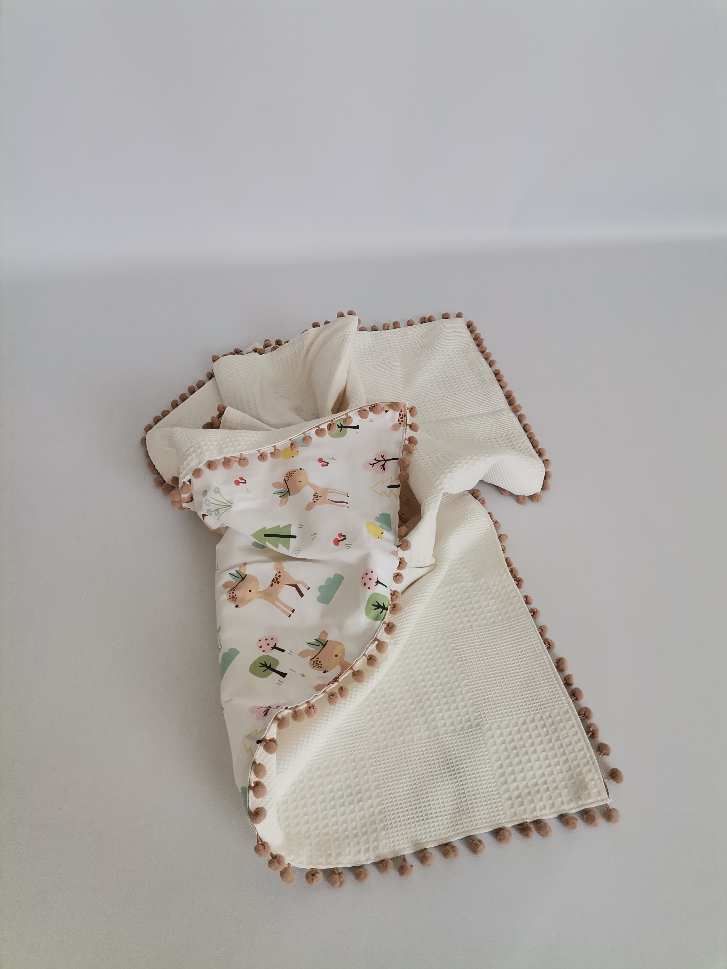 Battaniye krem waffle pike - karacalı poplin kahve rengi ponponlu