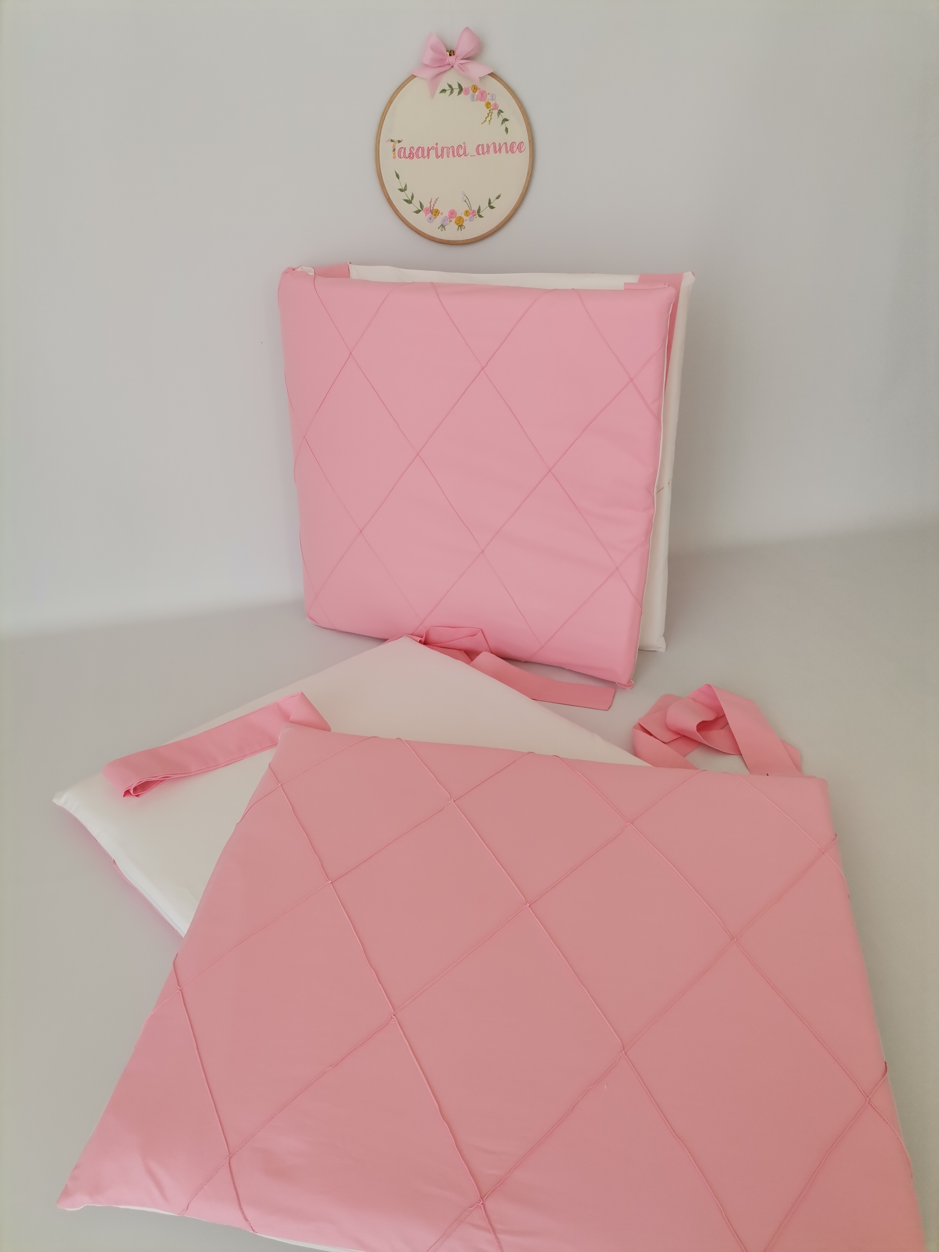 BEŞİK KORUMALIĞI NERVÜRLÜ V31 ŞEKER PEMBE - BEYAZ POPLİN