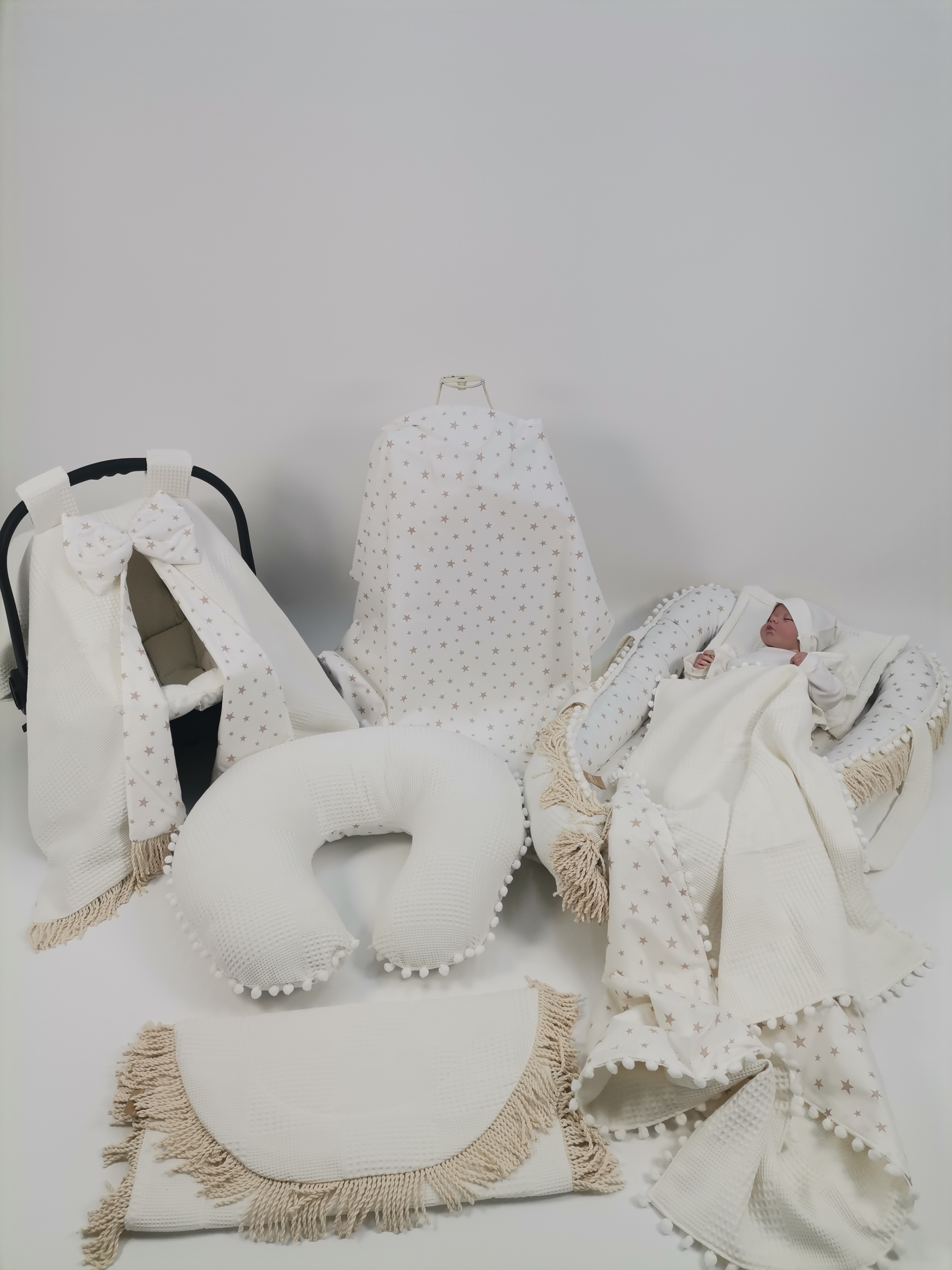 Babynest 8'li püsküllü set krem waffle pike - bej yıldızlı poplin