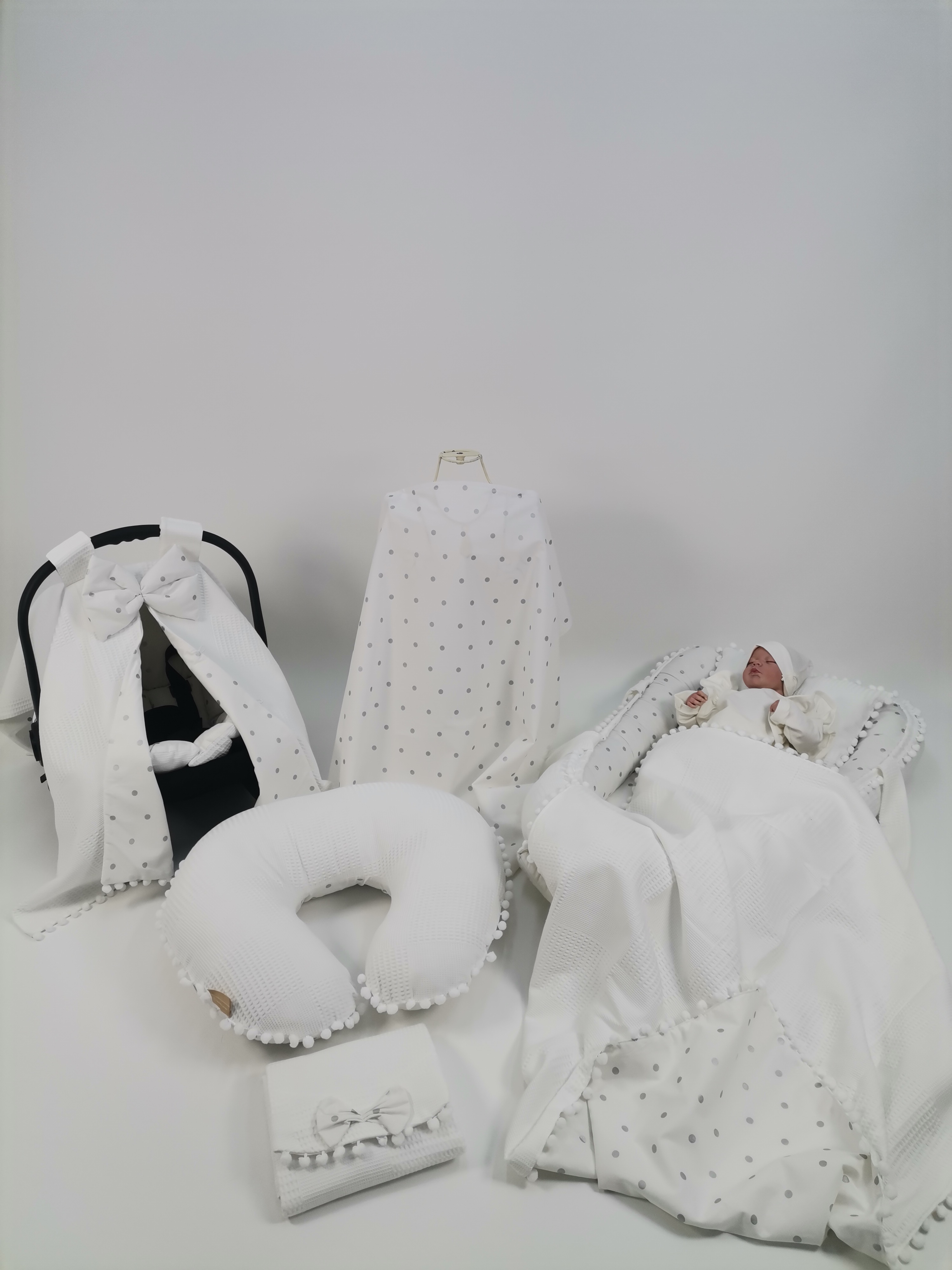Babynest 8'li set beyaz waffle pike - gümüş puantiyeli poplin