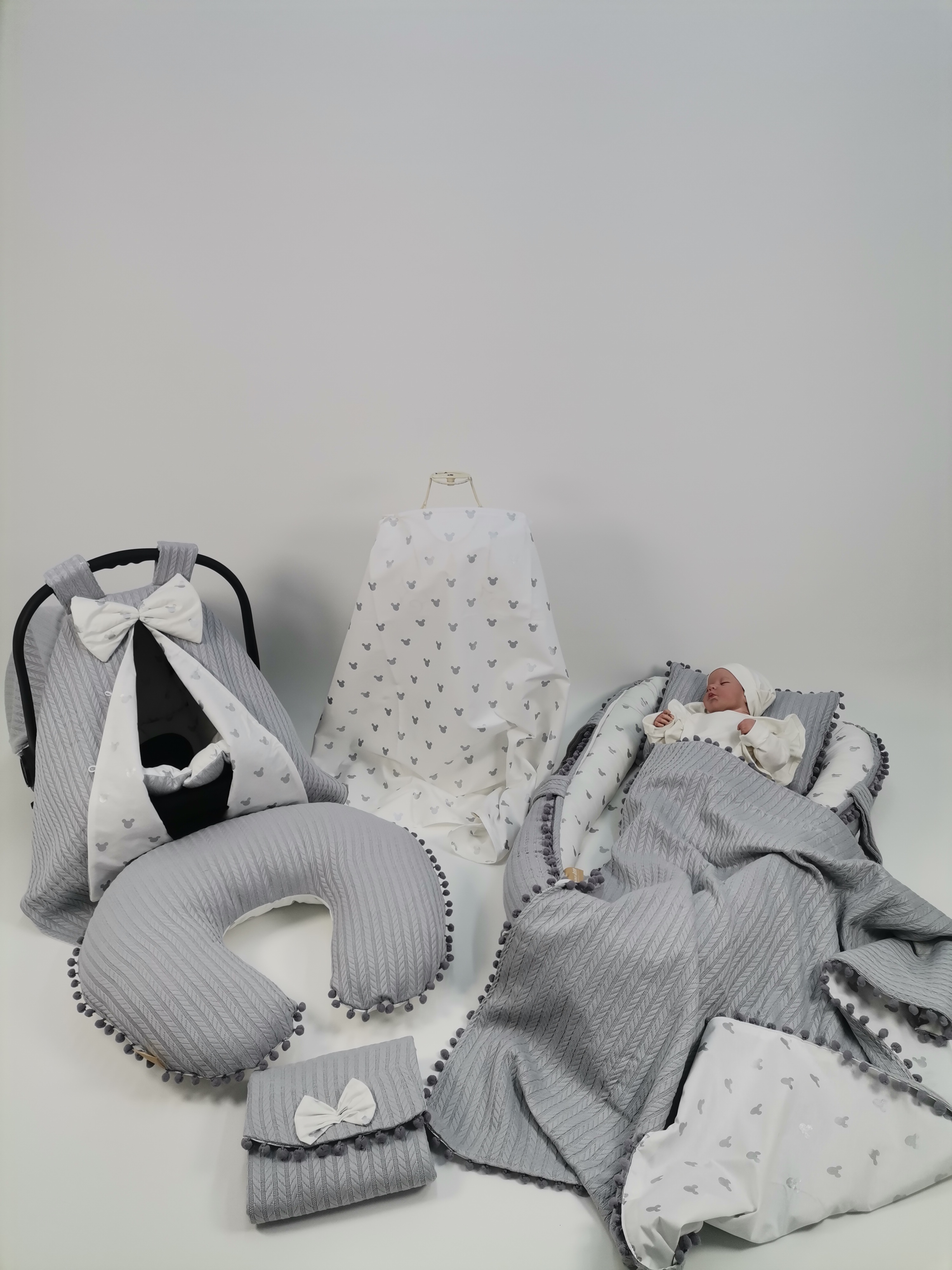 Babynest 8'li set gri örgü pike - gümüş mickeyli poplin