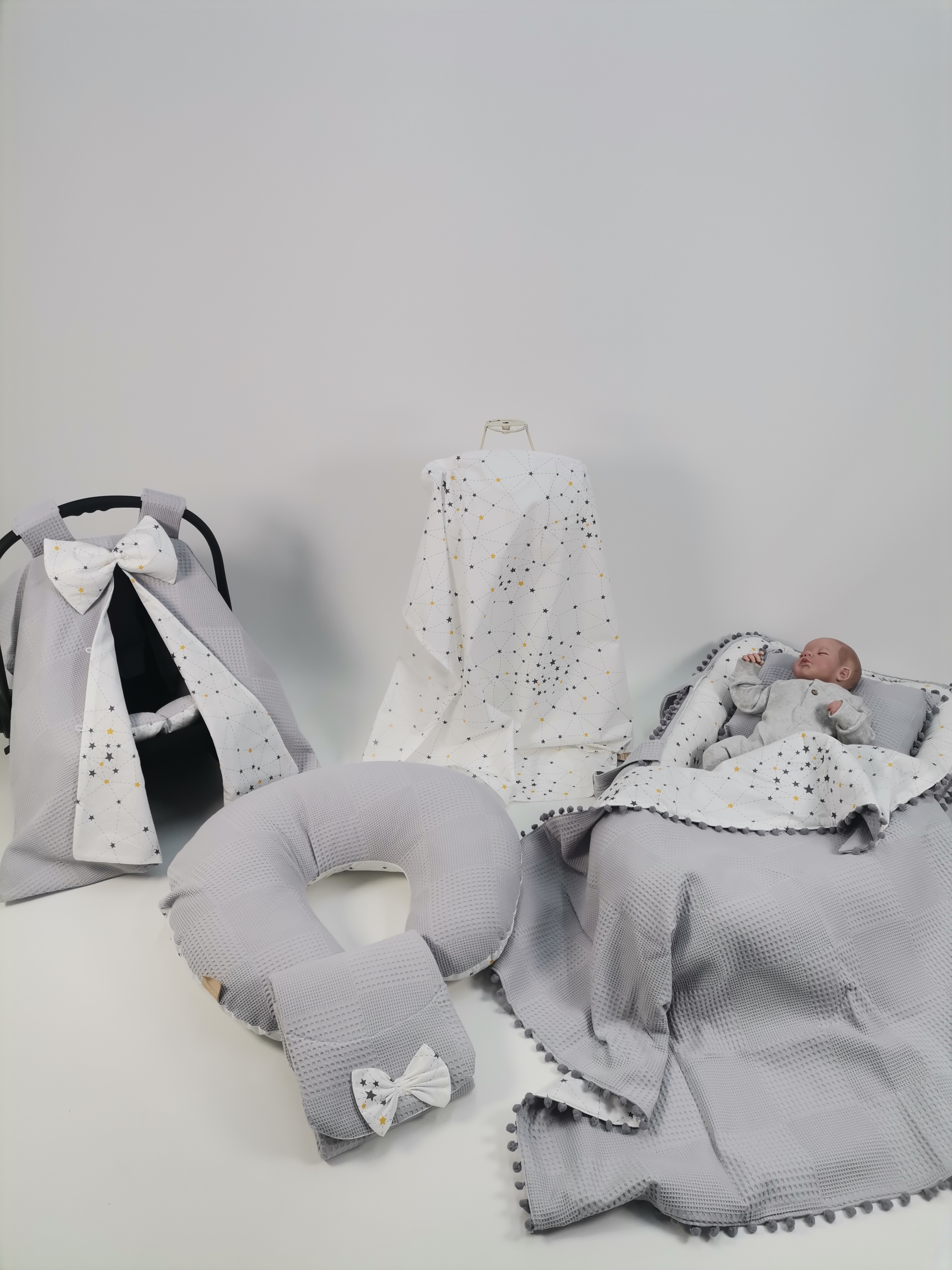 Babynest 8'li set gri waffle pike - beyaz üstü gri samanyolu yıldızlı poplin