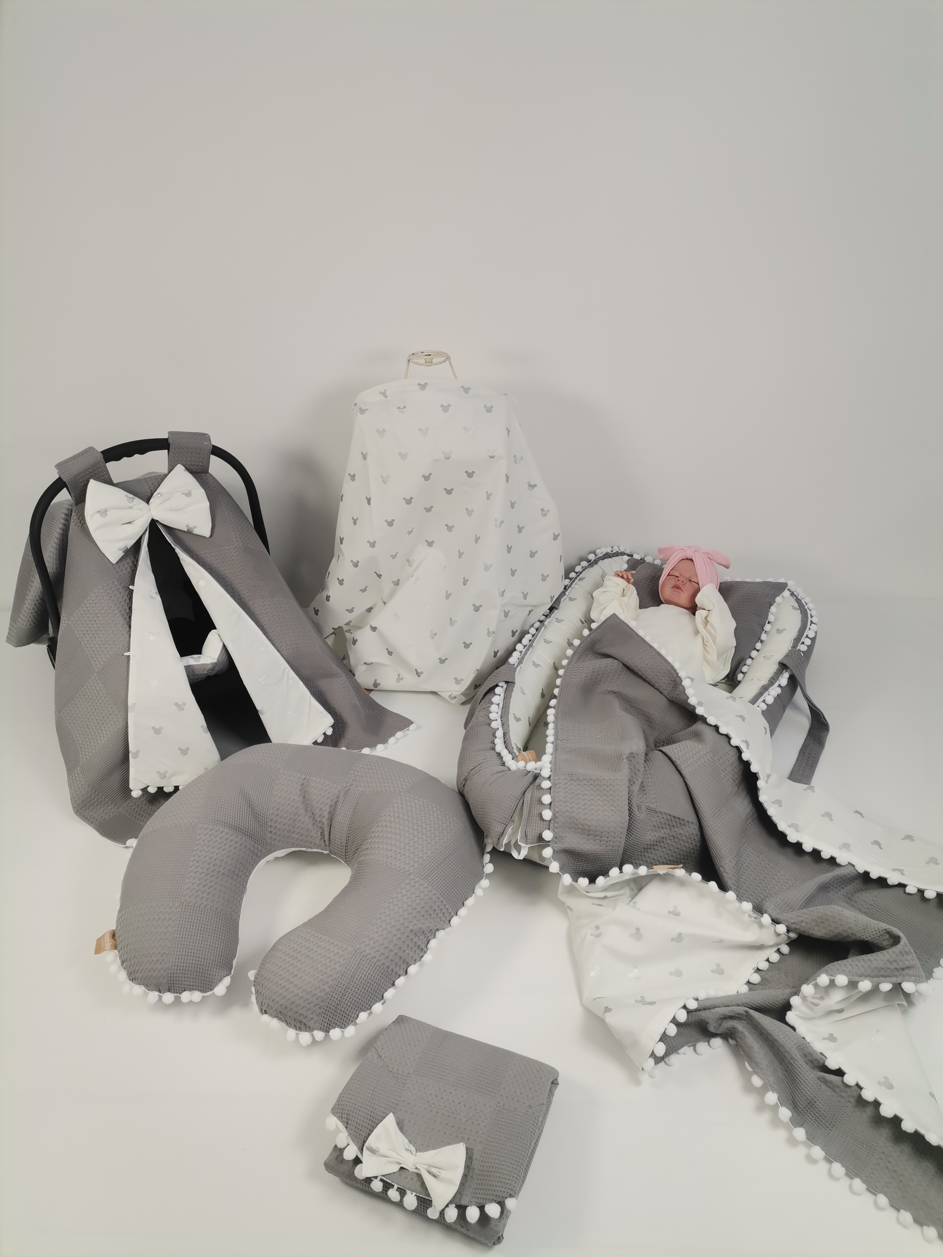 Babynest 8'li set koyu gri waffle pike - gümüş mickeyli poplin