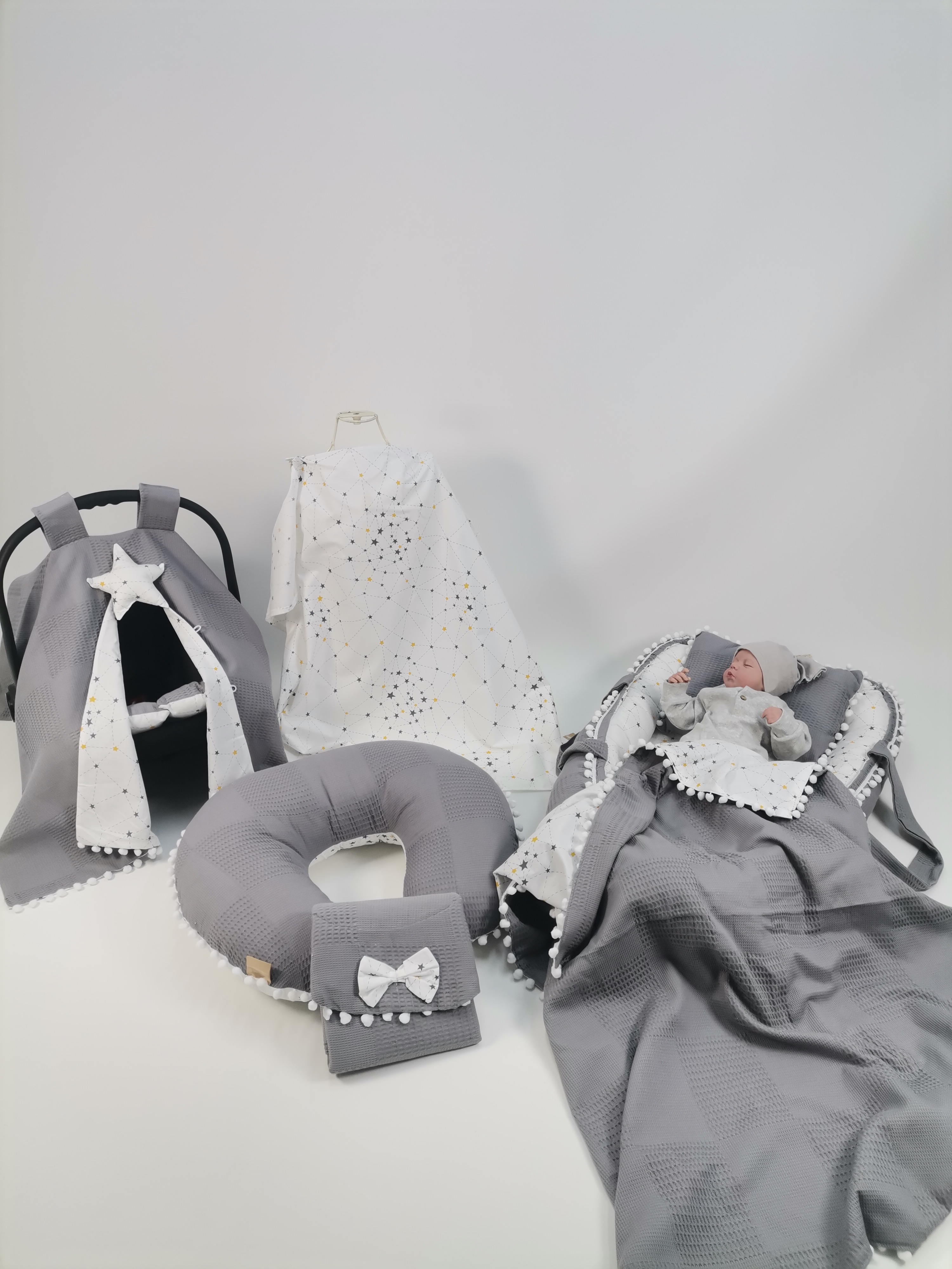 Babynest 8'li set koyu gri waffle pike - beyaz üstü gri samanyolu yıldızlı poplin