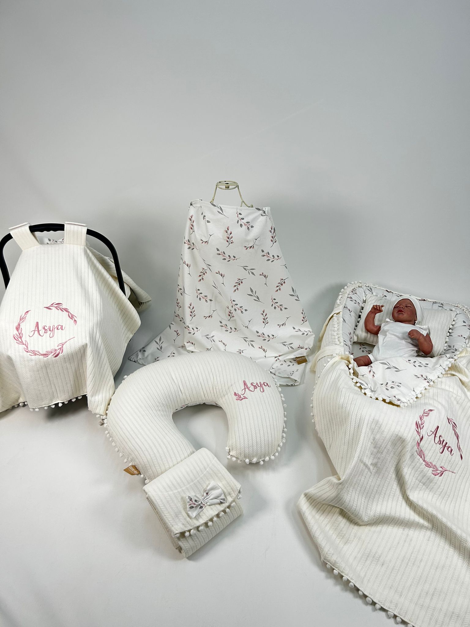 Babynest 8'li set krem örgü pike - kırmızı zeytin dalı desenli poplin
