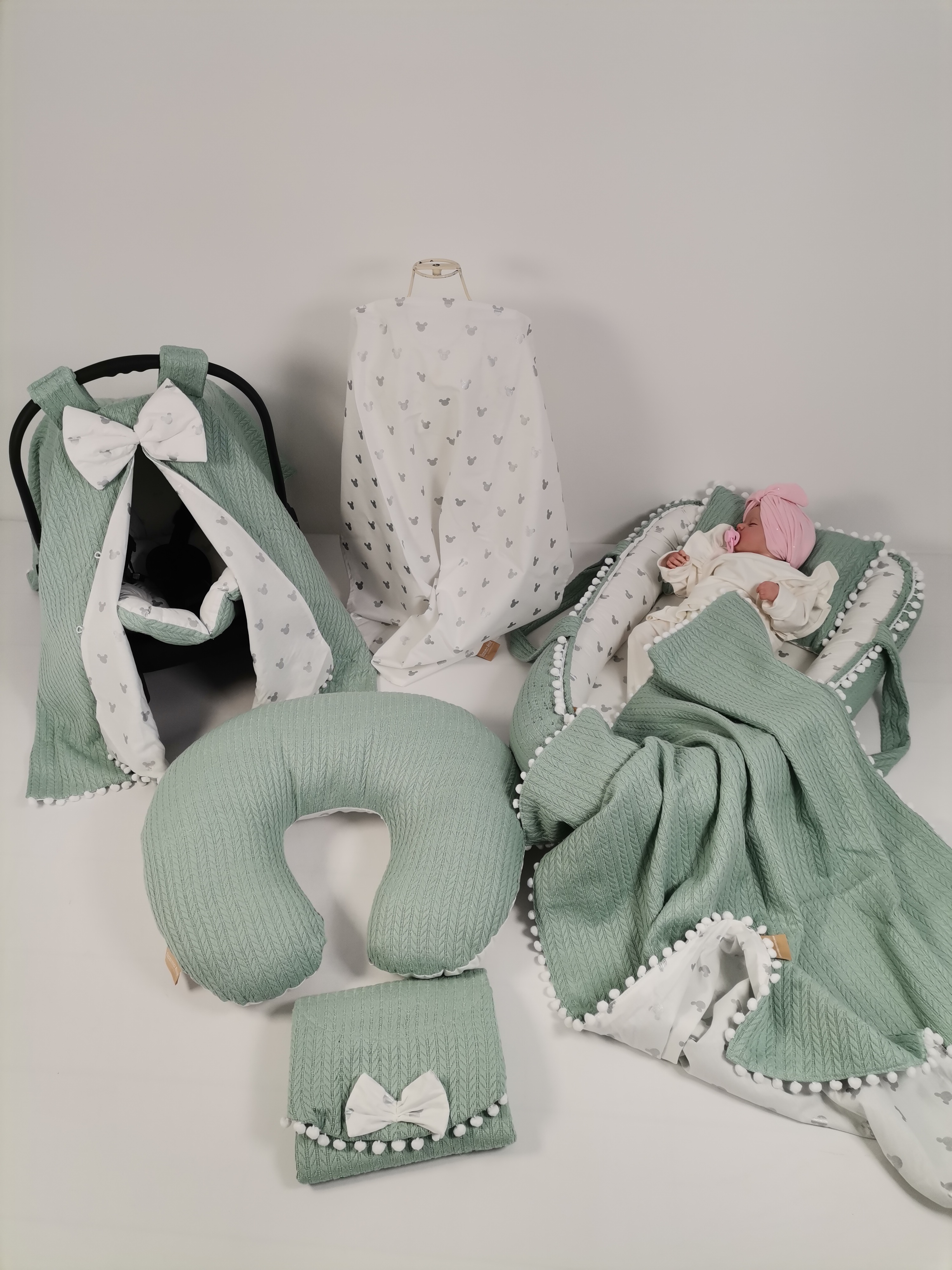 Babynest 8 li set yeşil örgü pike - gümüş mickeyli