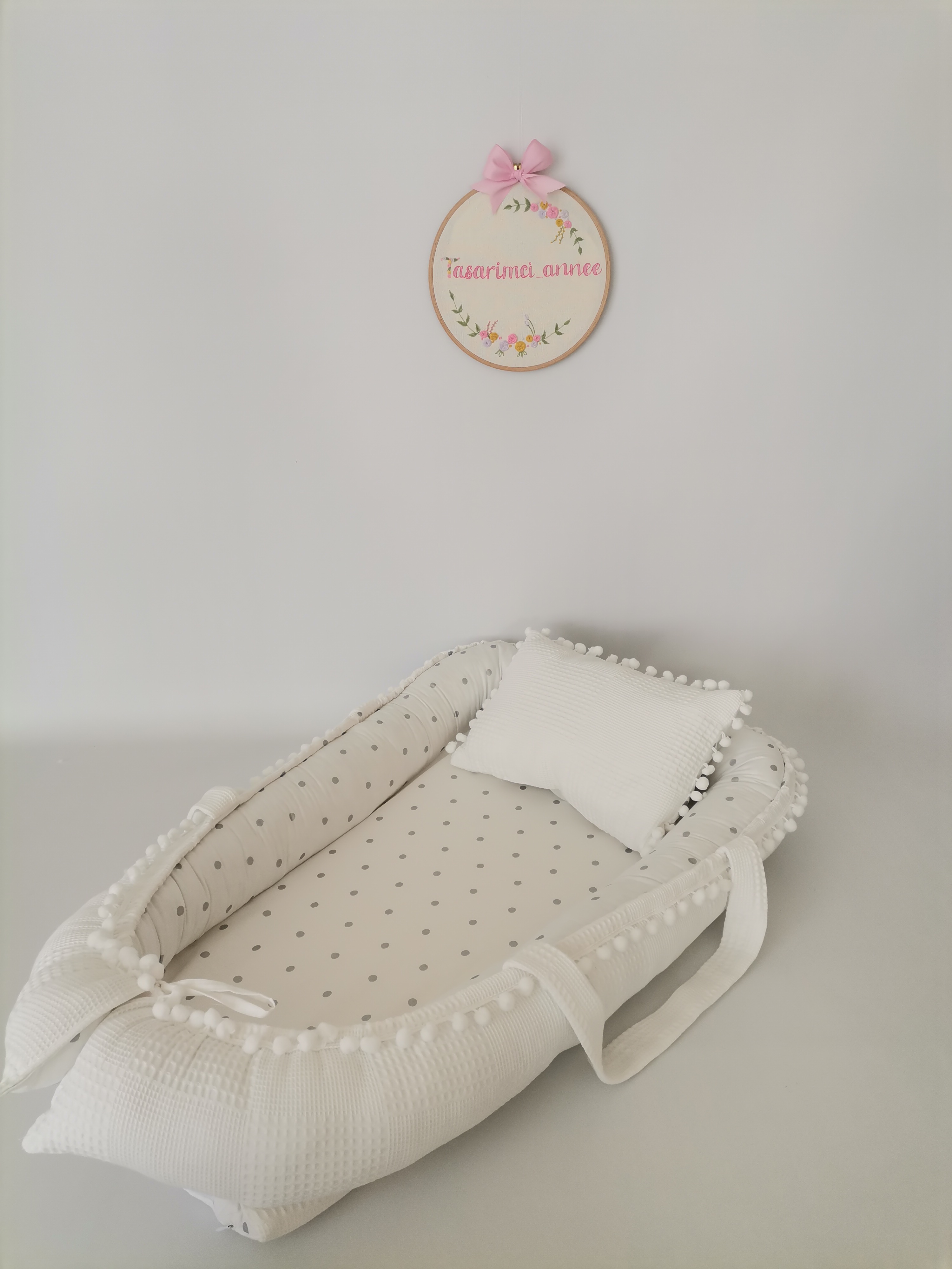 Babynest beyaz waffle pike - gümüş puantiyeli poplin