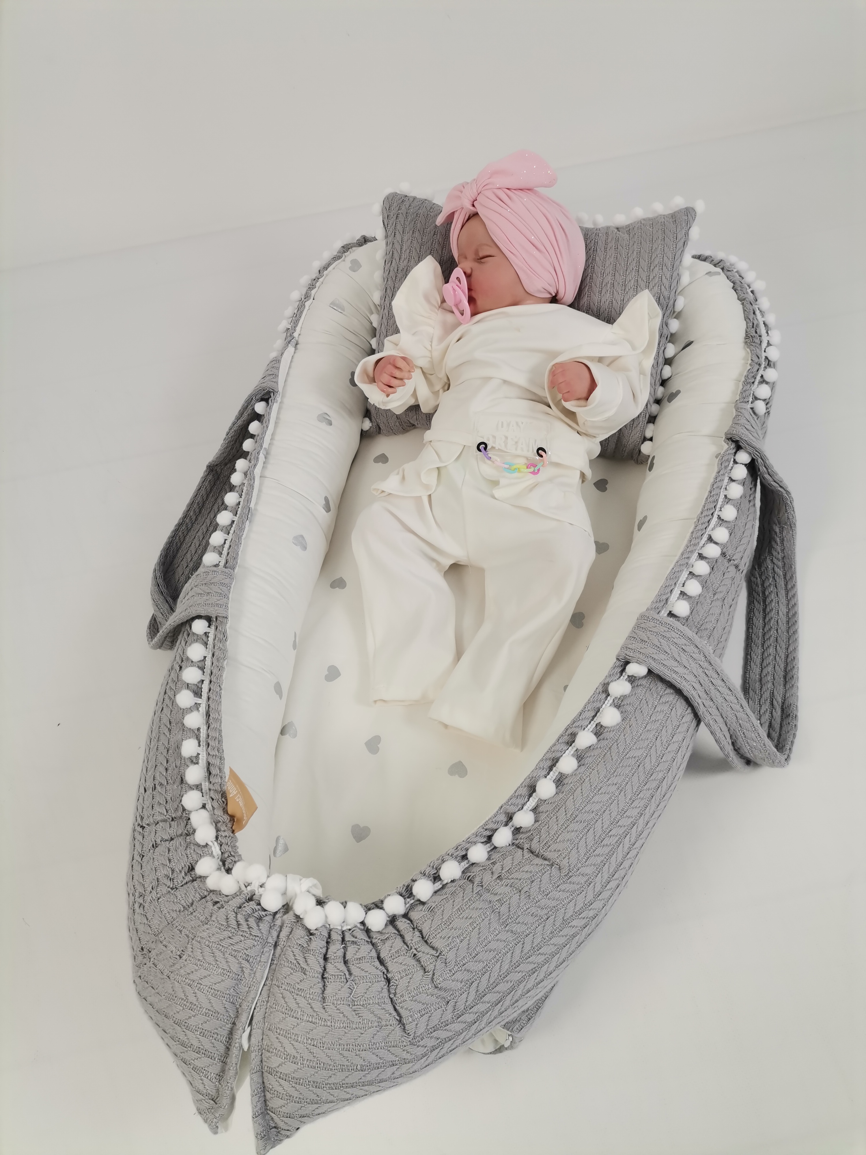 Babynest gri örgü pike - gümüş kalpli poplin