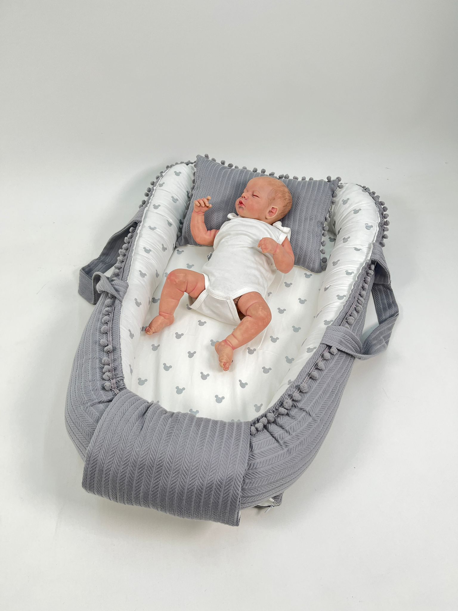 Babynest gri örgü pike - gümüş mickeyli poplin