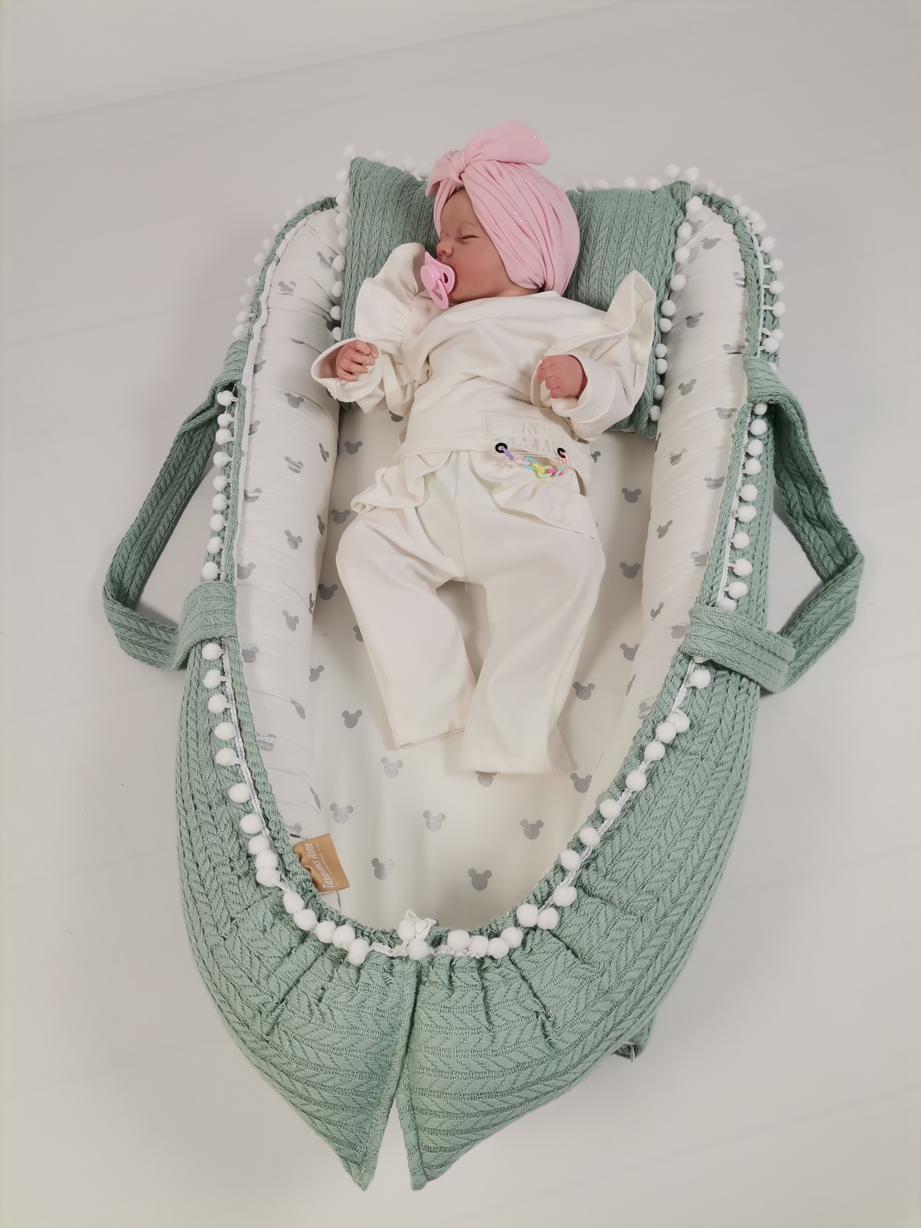 Babynest yeşil örgü pike - gümüş mickeyli poplin