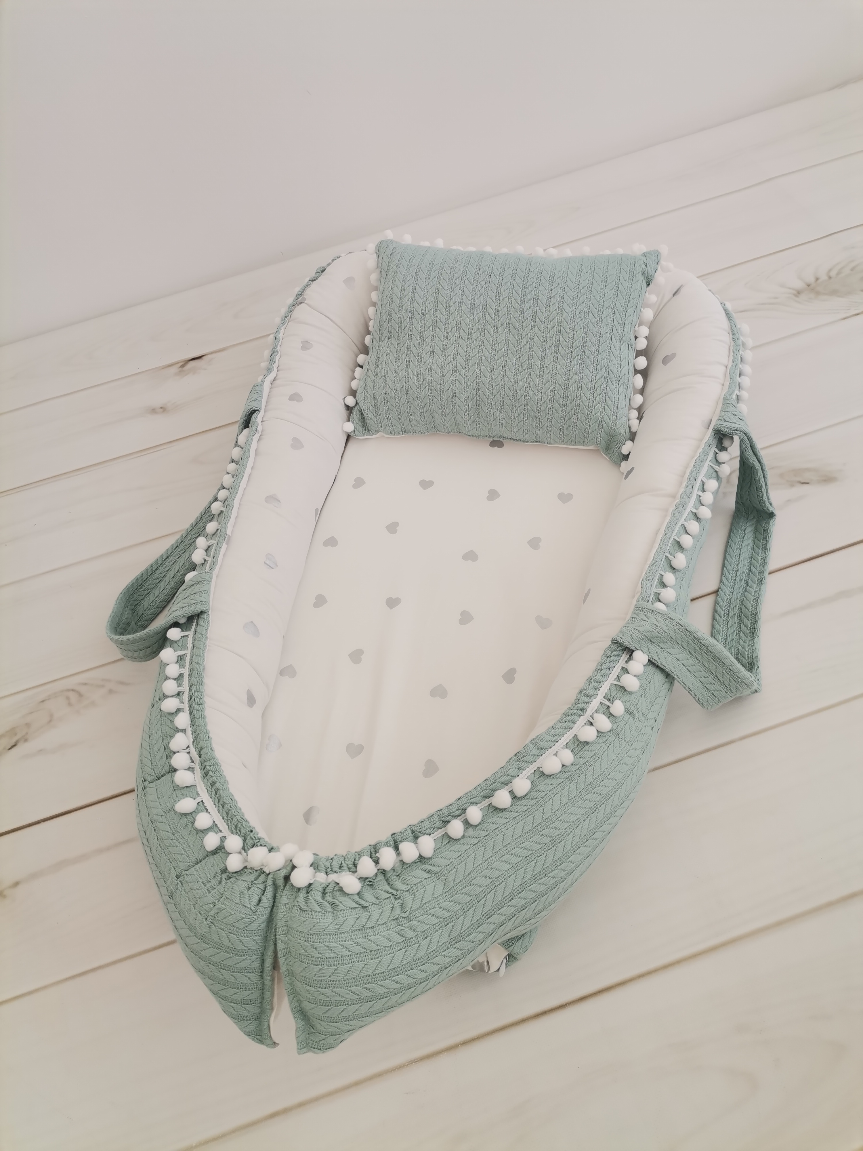 Babynest yeşil örgü pike - gümüş kalpli poplin