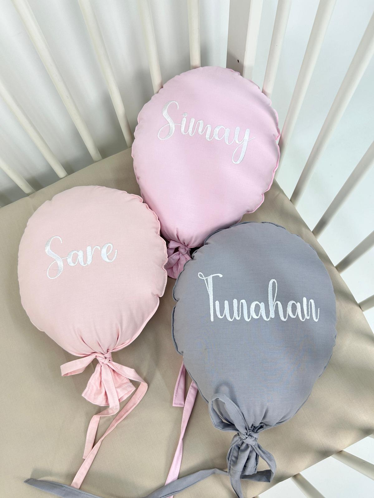 Balon yastık 3 adet isim işlemeli