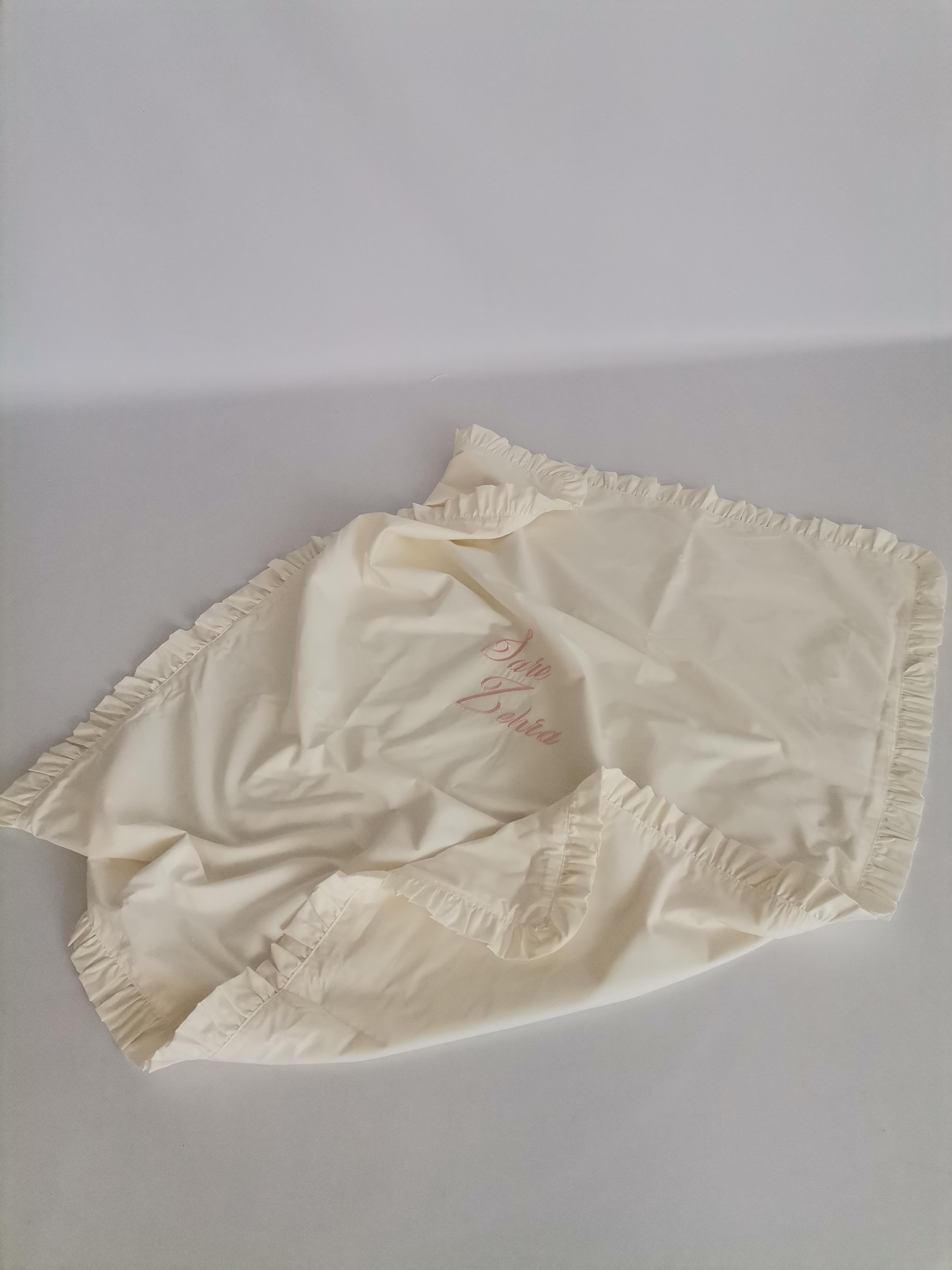 Battaniye fırfırlı krem poplin