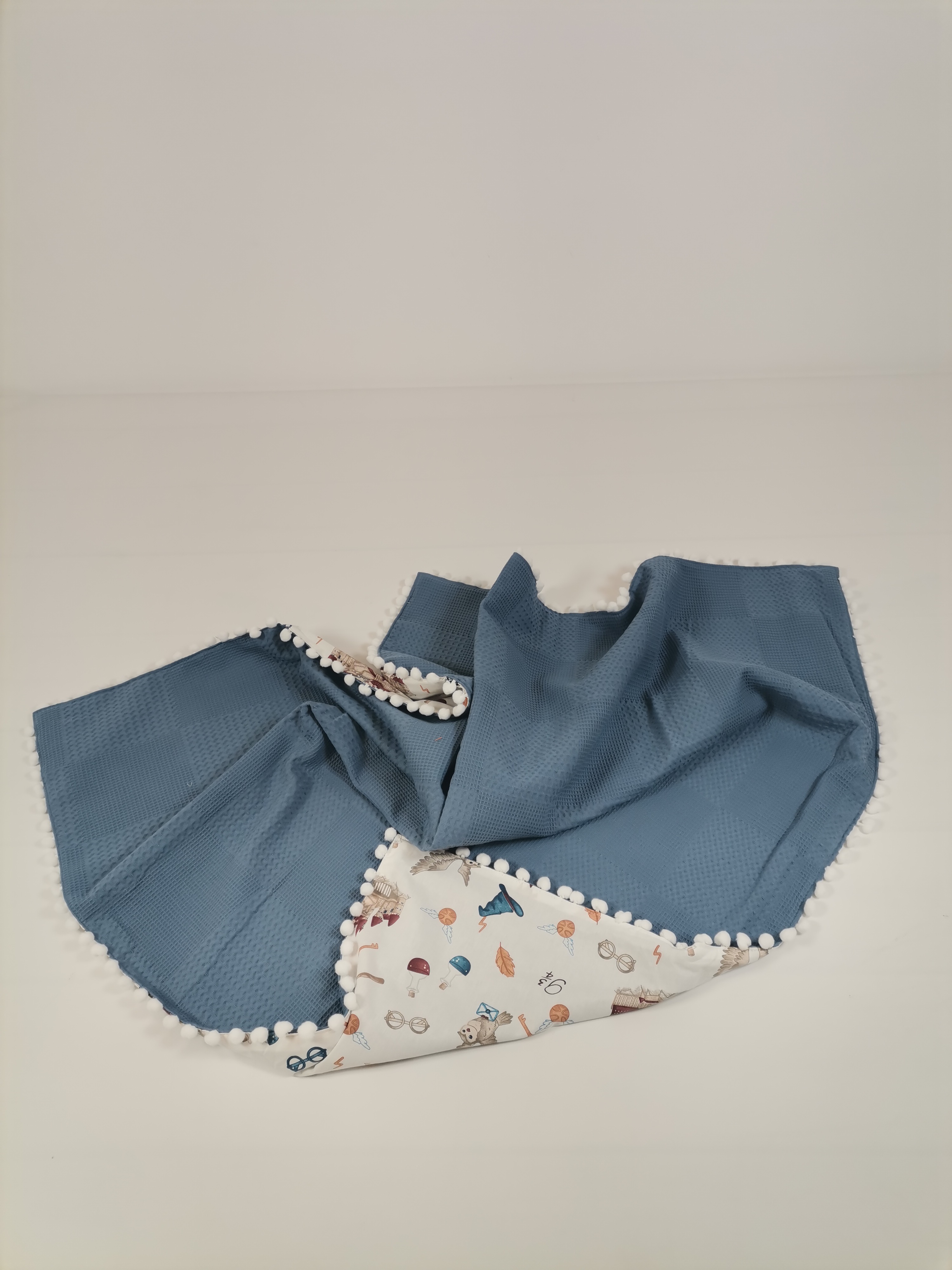 Battaniye indigo mavi waffle pike - harry desenli poplin