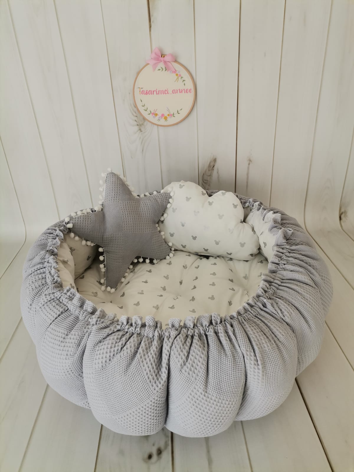 Yuvarlak babynest gri waffle pike - gümüş mickeyli poplin