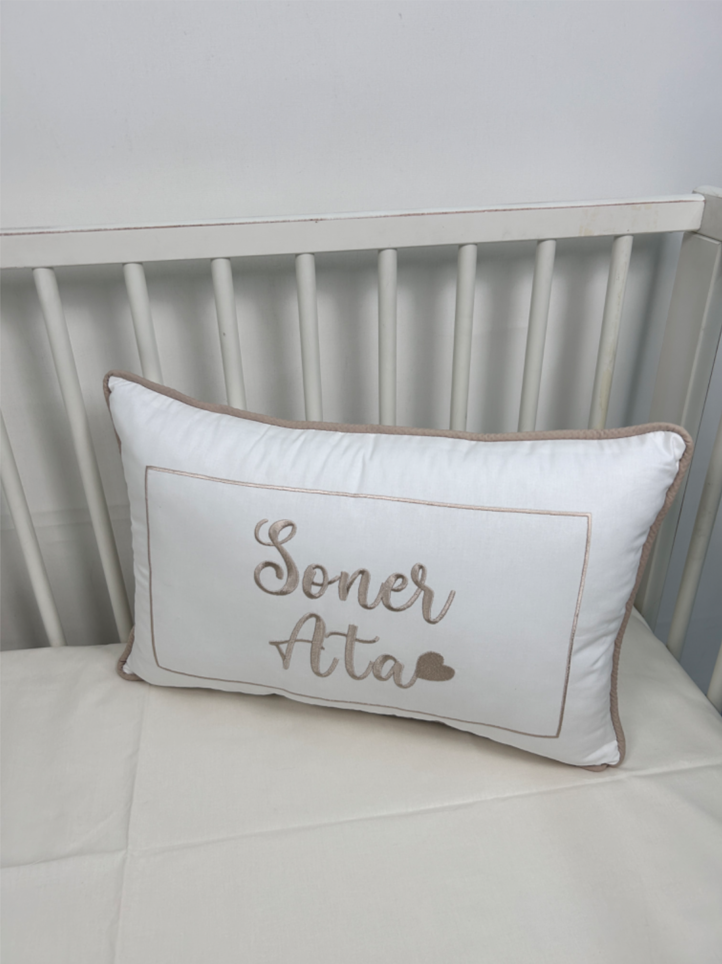 İsim işlemeli fitilli yastık 6