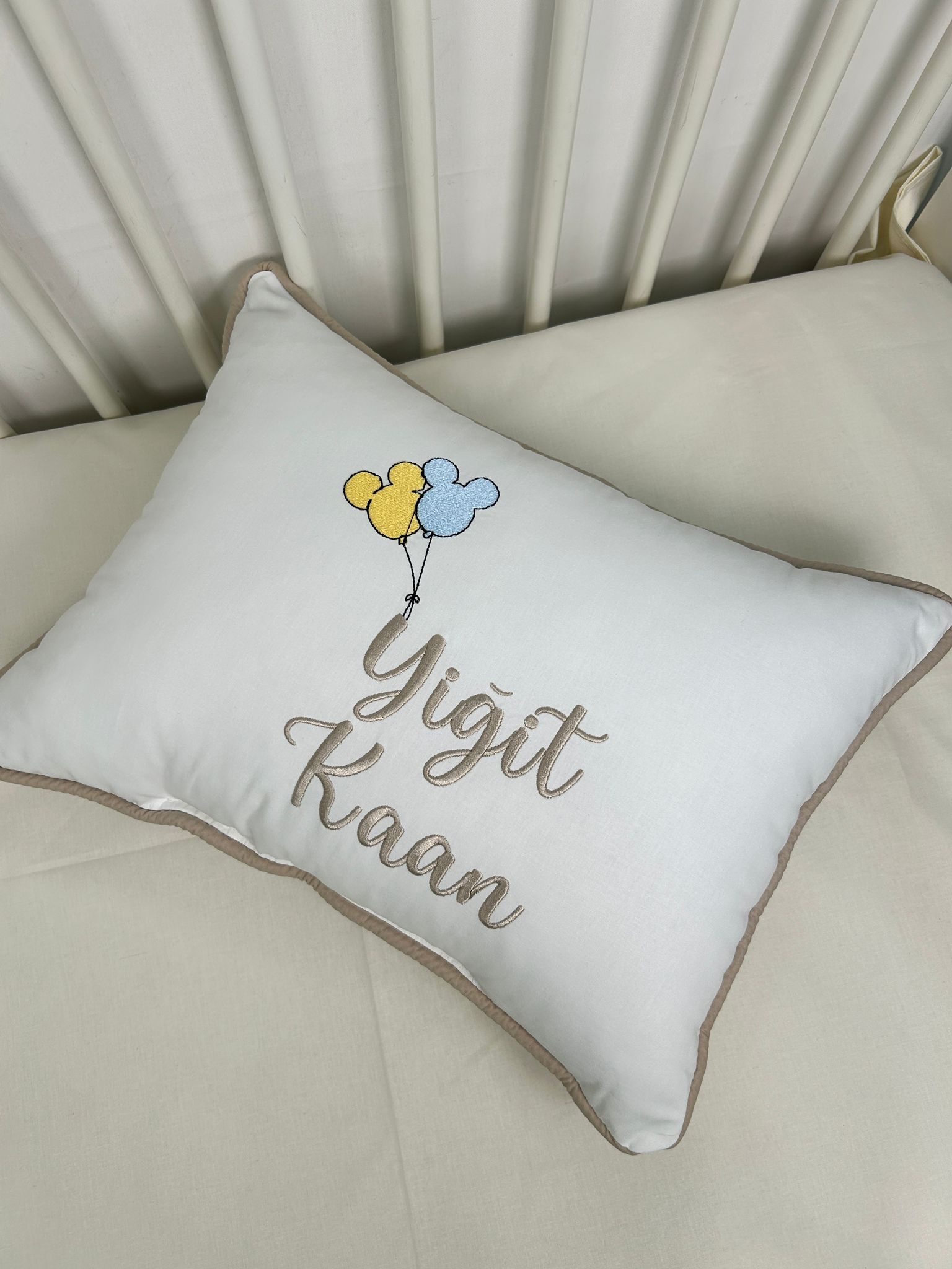 İsim işlemeli fitilli yastık 7