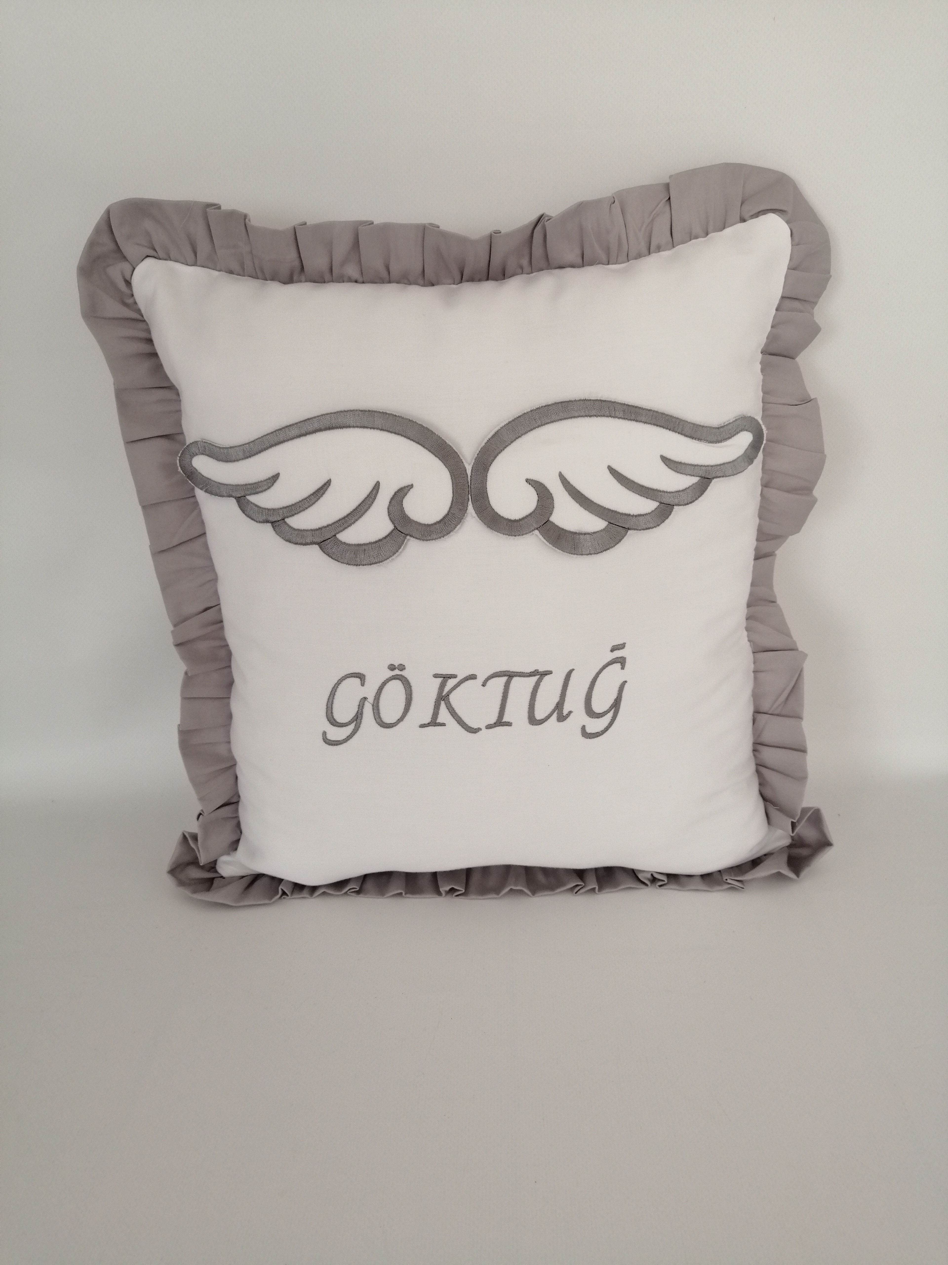 KANAT DETAYLI  NAKIŞLI YASTIK
