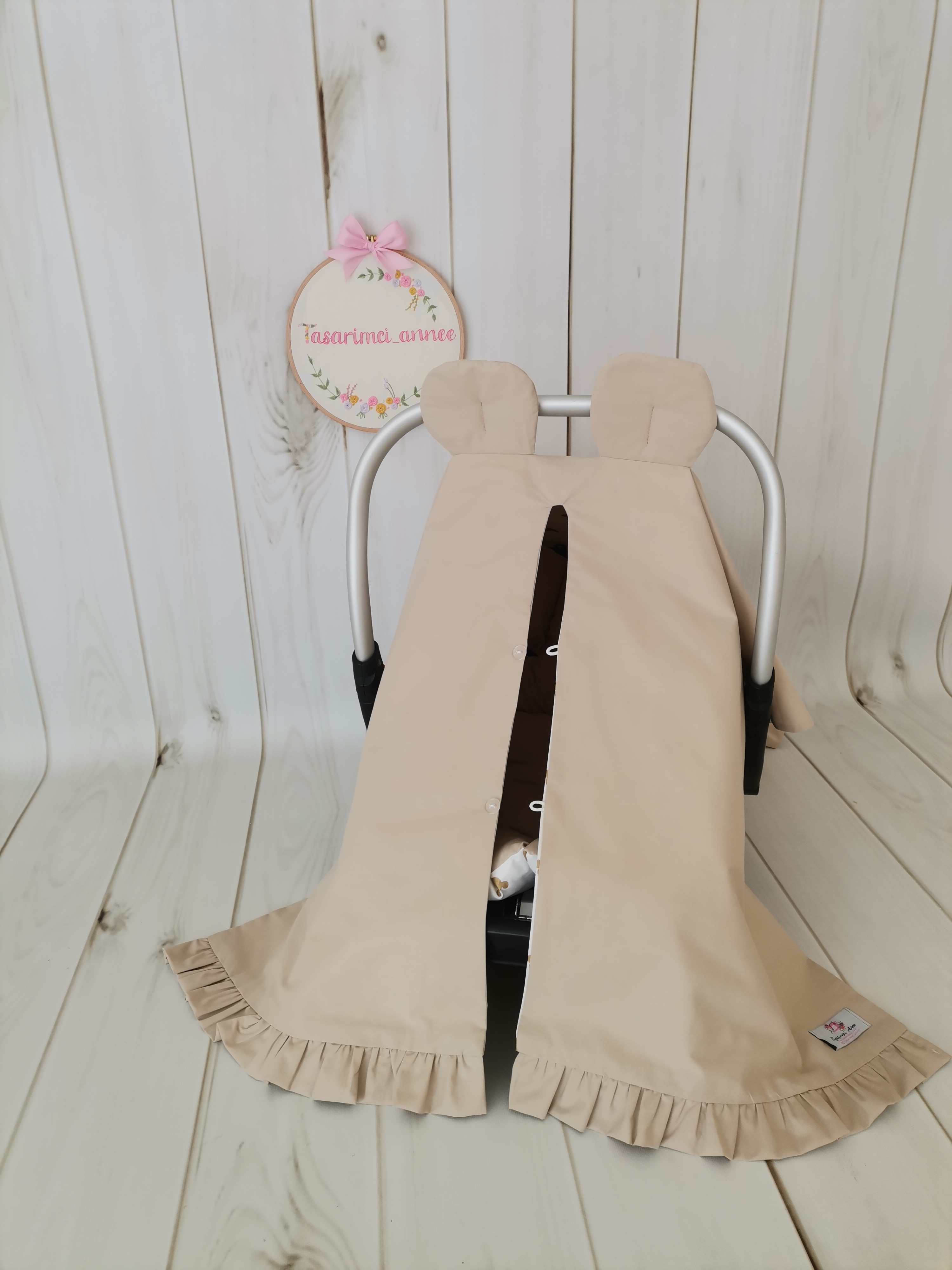 Puset örtüsü fırfırlı kulaklı v12 bej poplin