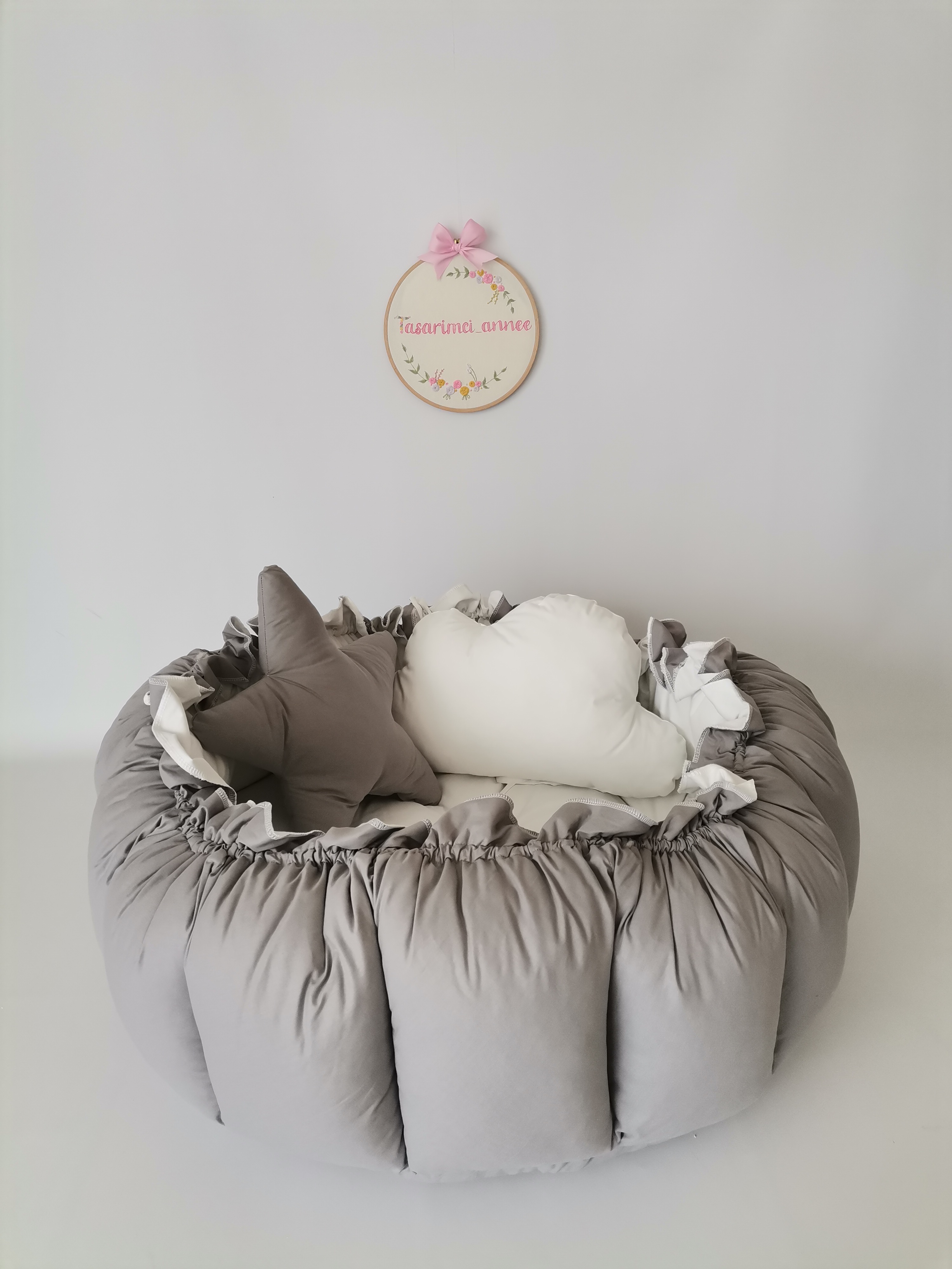 Yuvarlak babynest koyu gri poplin - beyaz poplin
