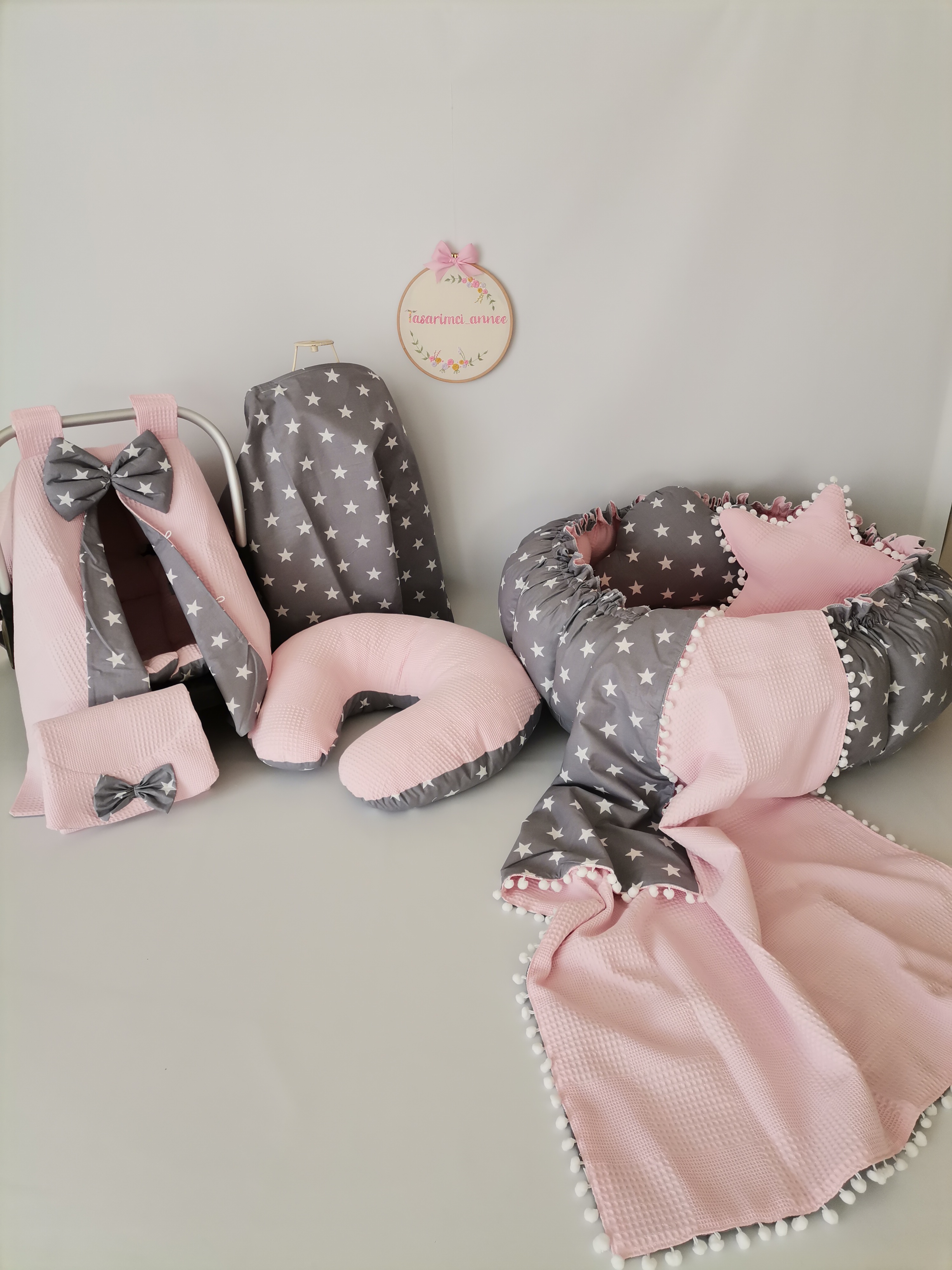 YUVARLAK BABYNEST Lİ 9 LU SET PEMBE PİKE - KOYU GRİ YILDIZLI POPLİN