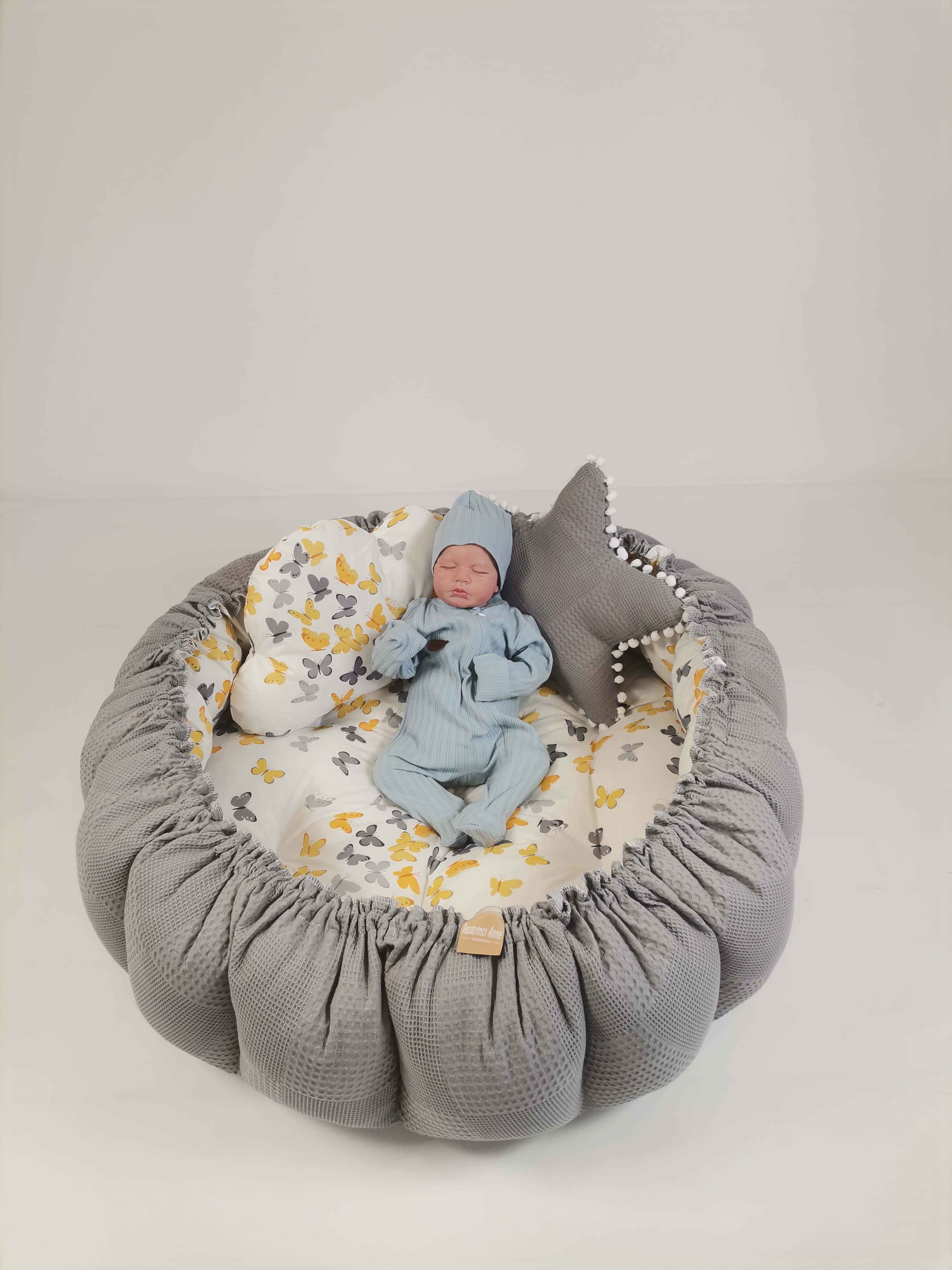 Yuvarlak babynest  koyu gri waffle pike - gri sarı kelebekli poplin