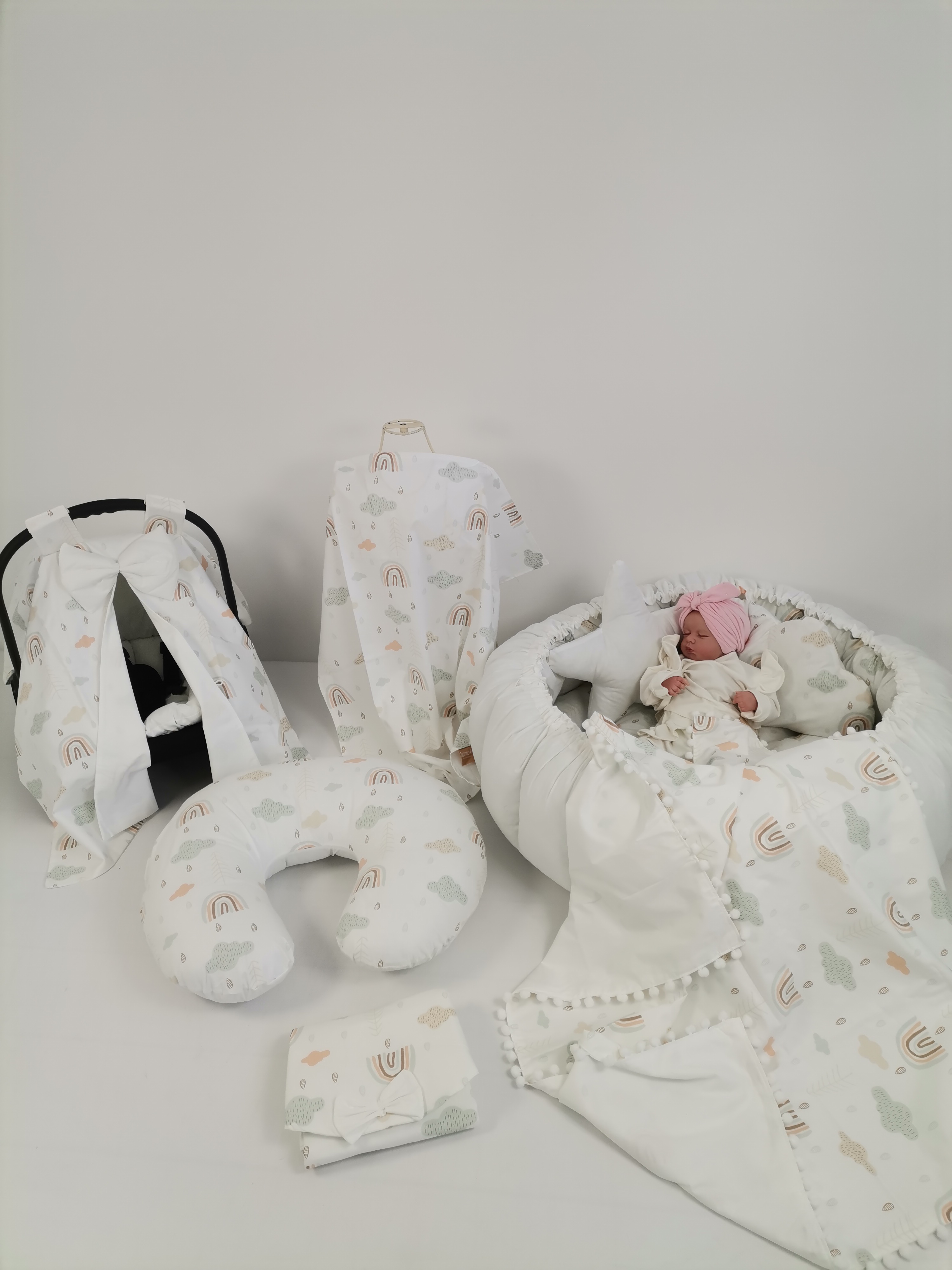 Yuvarlak babynest 9'lu set gökkuşaklı - beyaz poplin