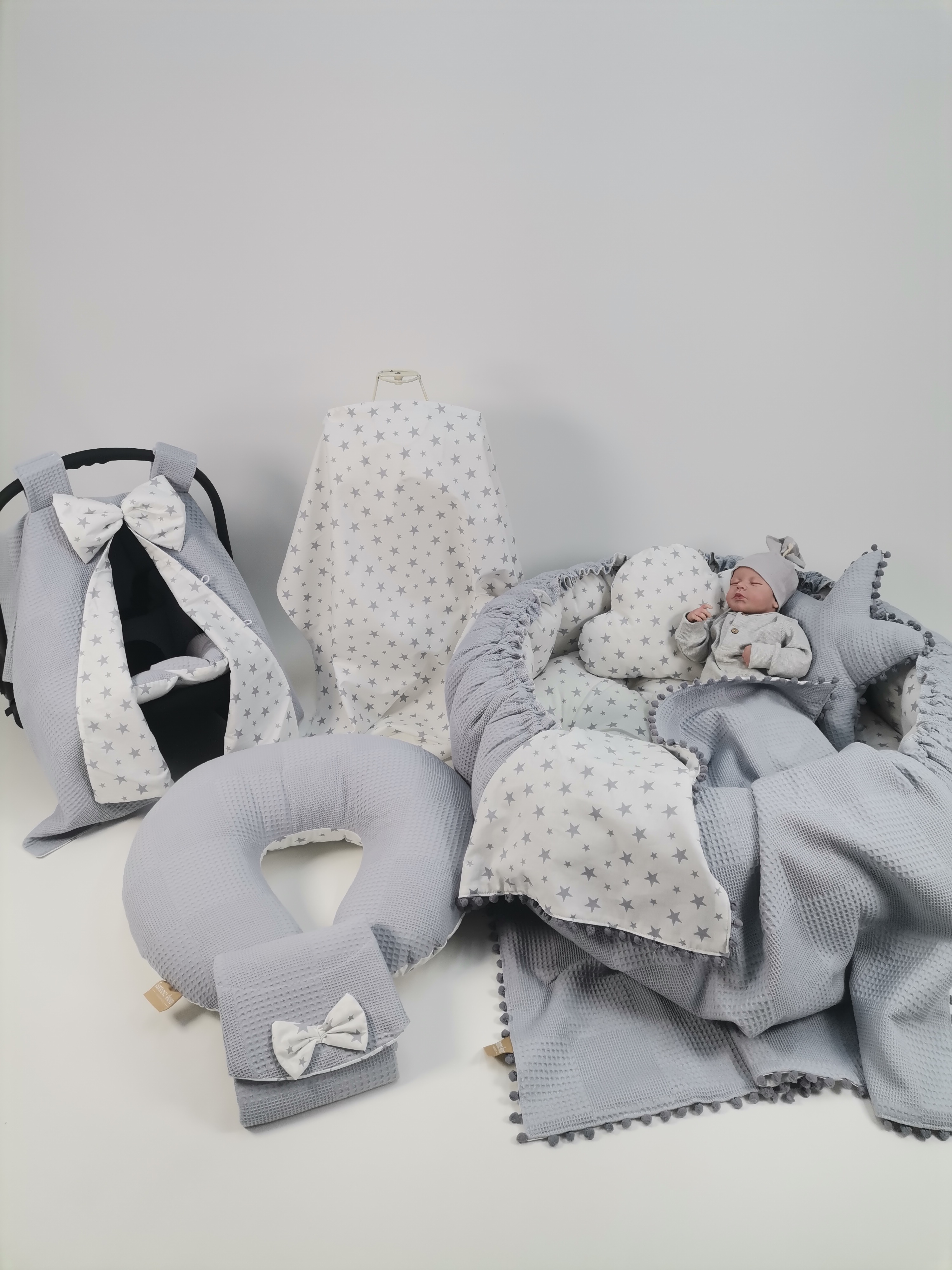 Yuvarlak babynest 9'lu set gri waffle pike - gri yıldızlı poplin