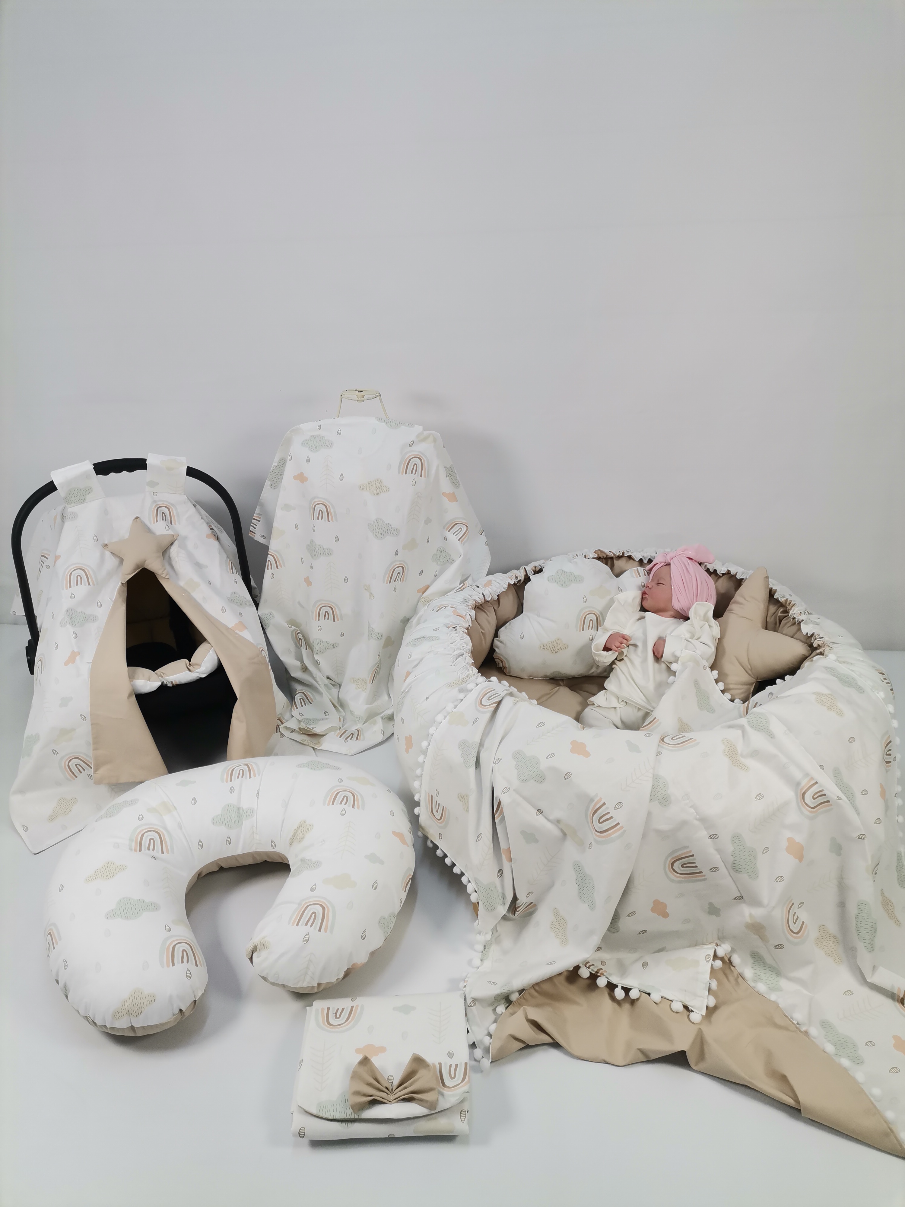 Yuvarlak babynest 9'lu set gökkuşaklı - bej poplin