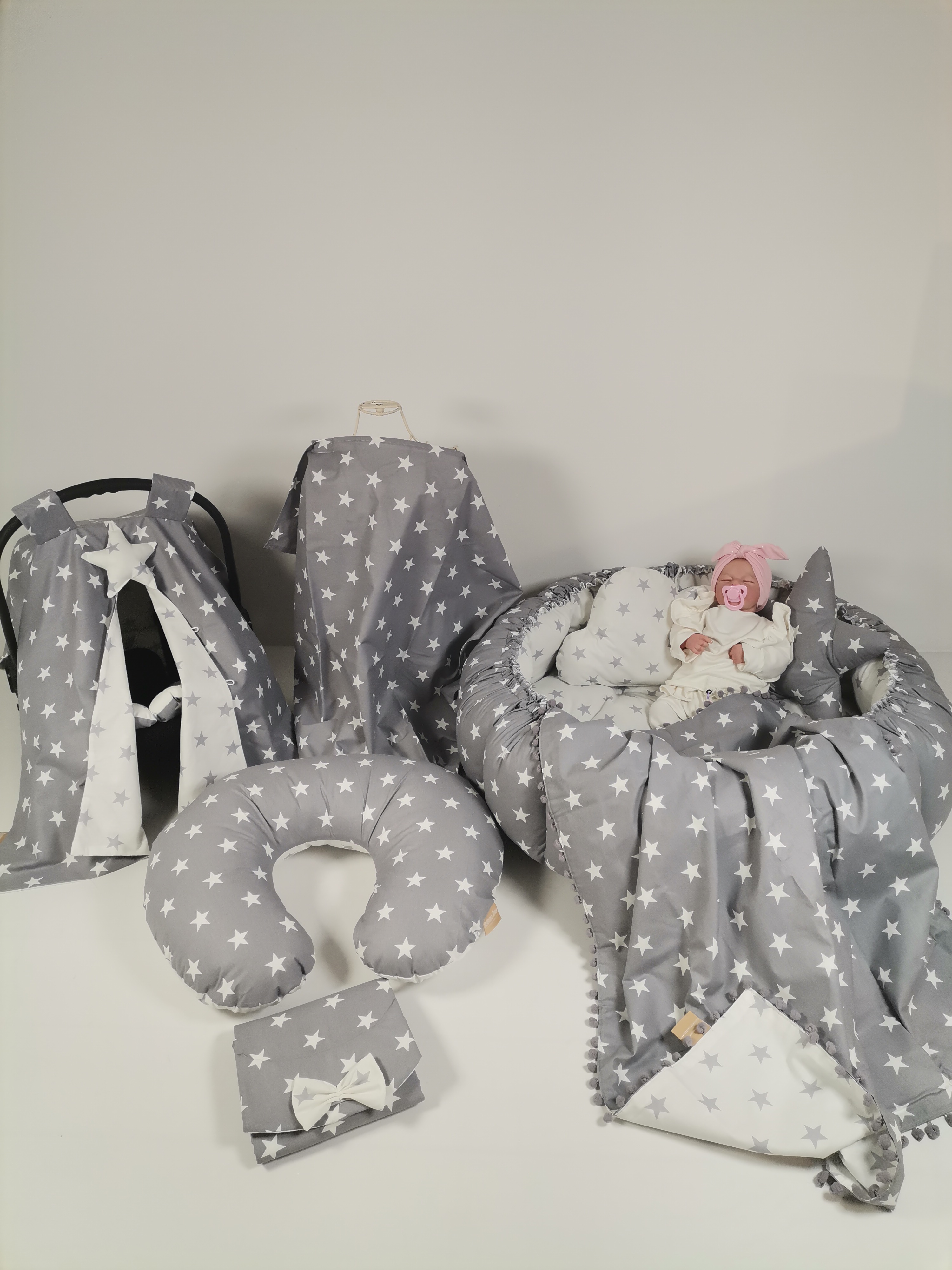 Yuvarlak babynest 9'lu set koyu gri beyaz yıldızlı poplin