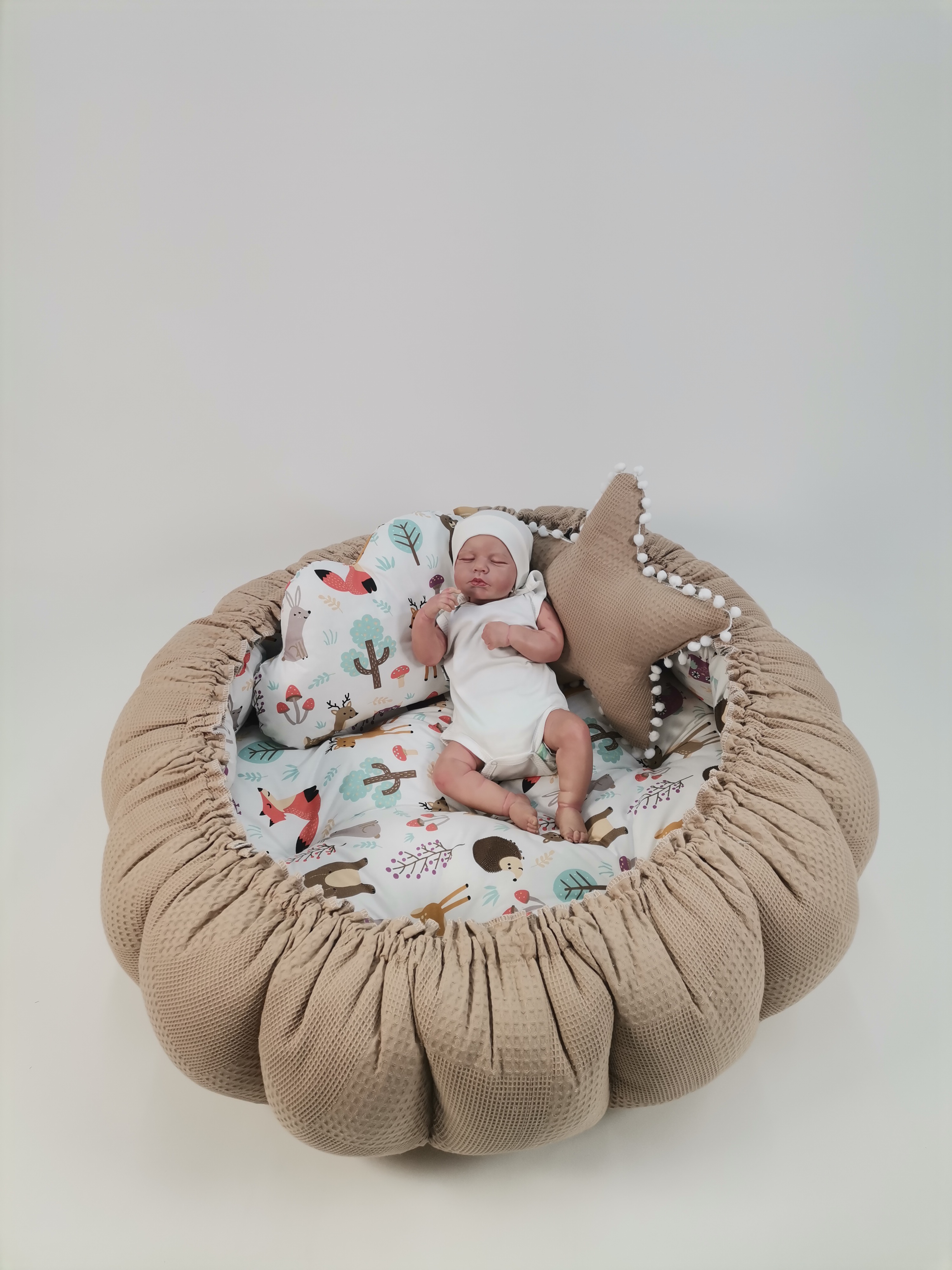 Yuvarlak babynest bej waffle pike  - hayvan figürlü poplin