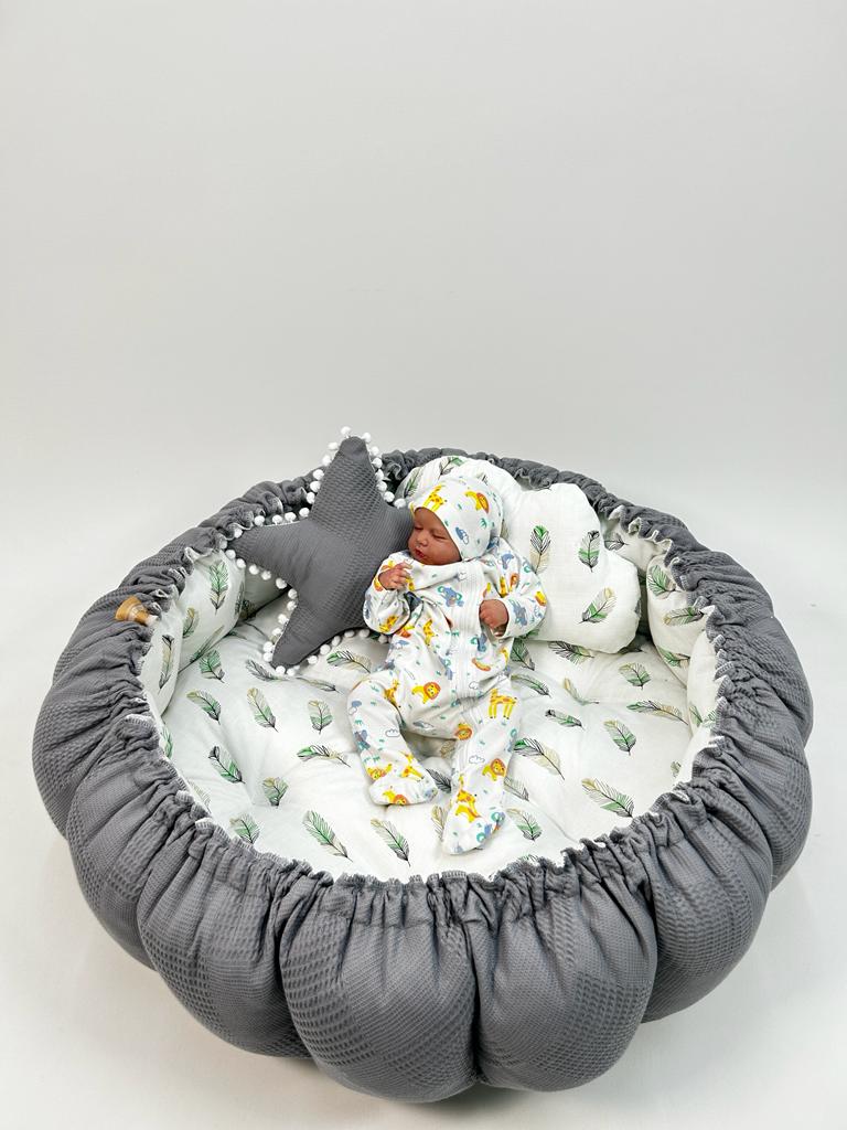 Yuvarlak babynest koyu gri waffle pike - yeşil tüylü müslin