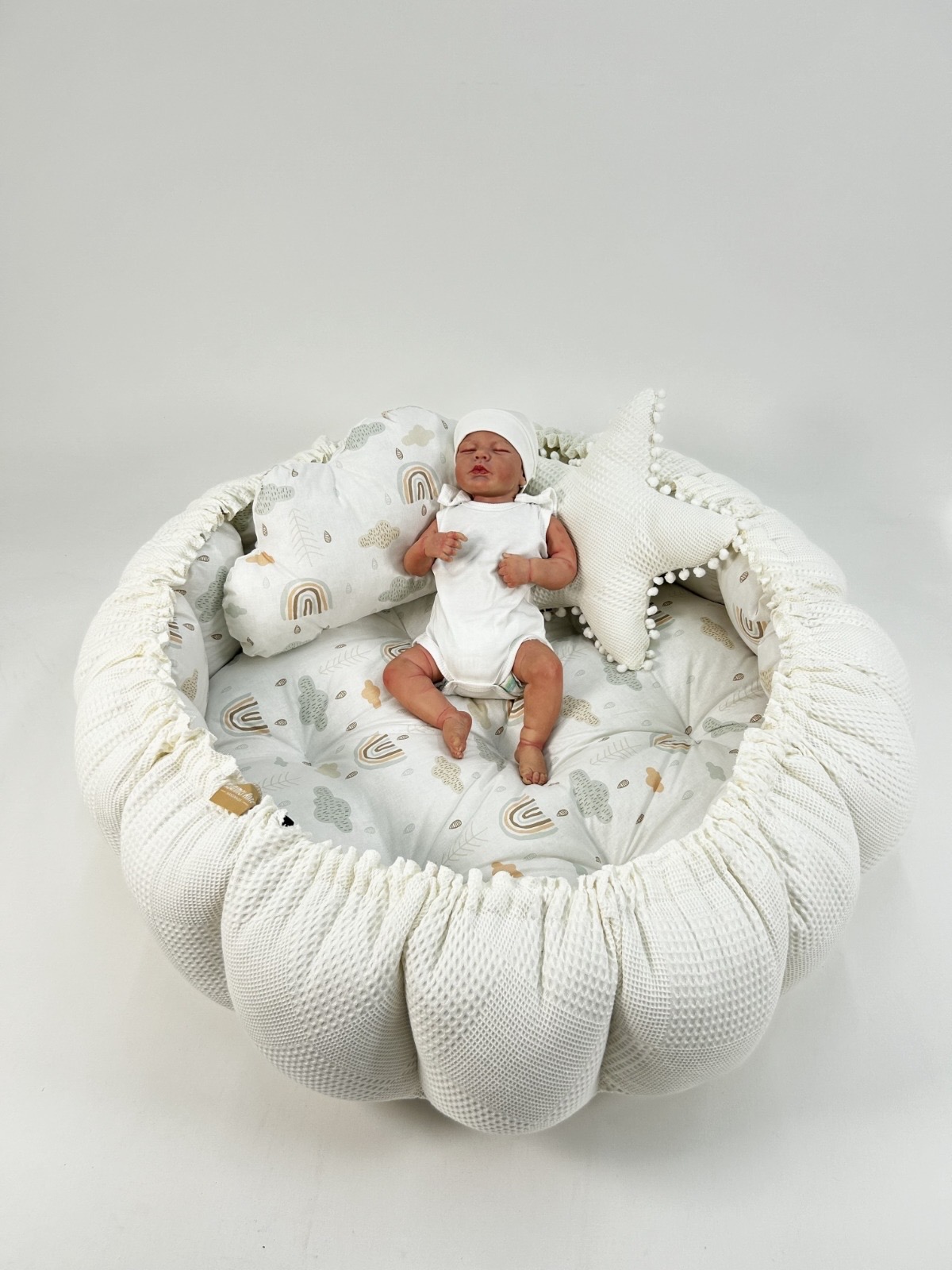 Yuvarlak babynest krem waffle pike - gökkuşaklı poplin