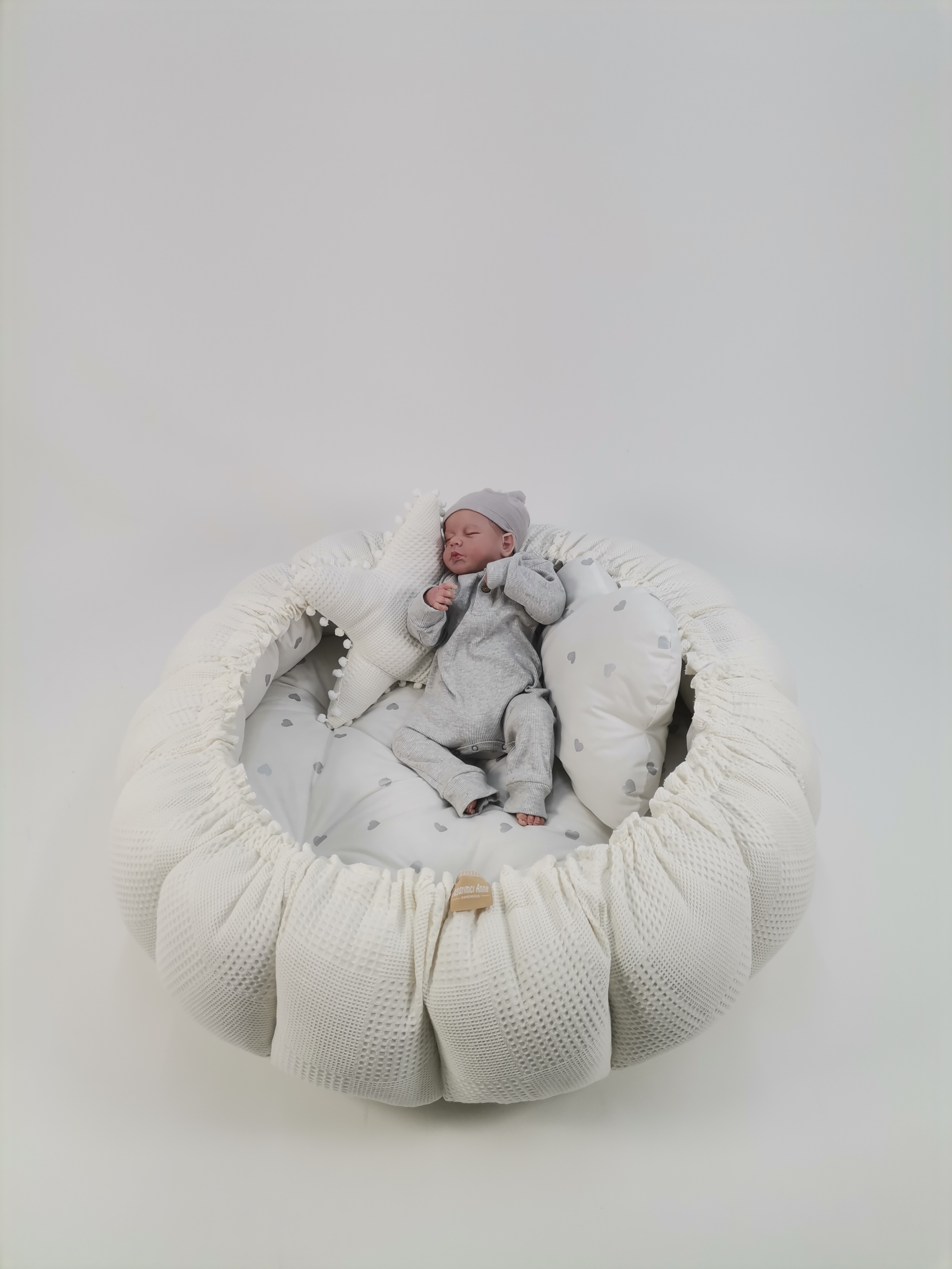 Yuvarlak babynest krem waffle pike - gümüş kalpli poplin
