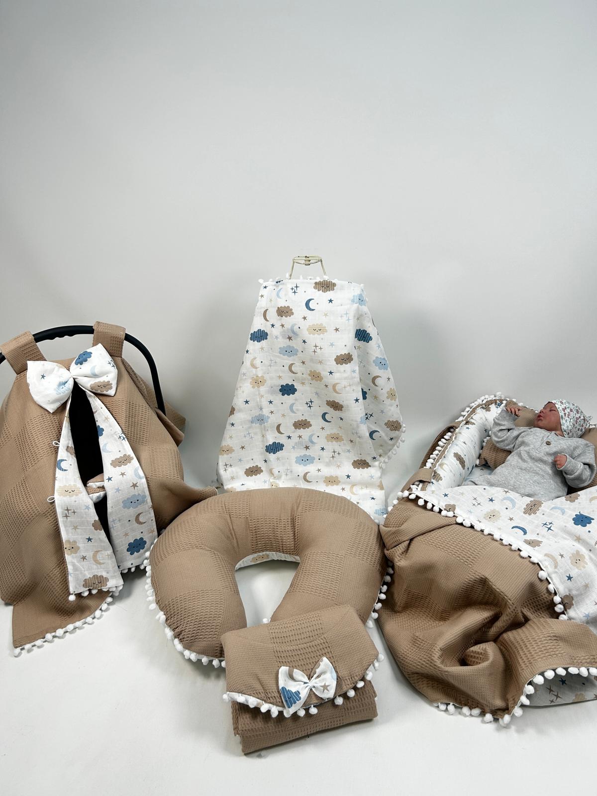 Yuvarlak babynestli 8'li set bej waffle pike - mavi aylı bulutlu müslin