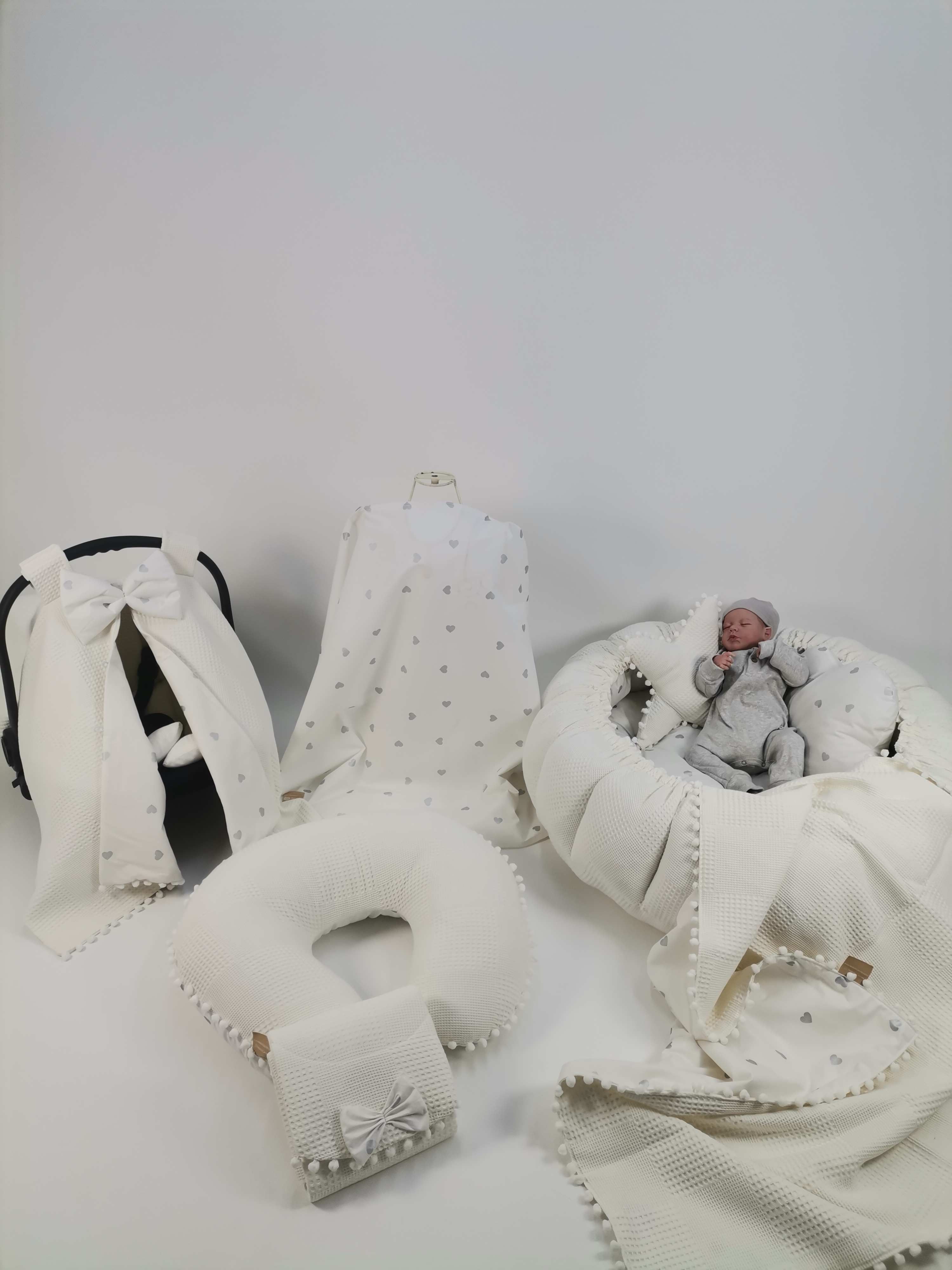 Yuvarlak babynestli 9 'lu set krem waffle pike - gümüş kalpli poplin