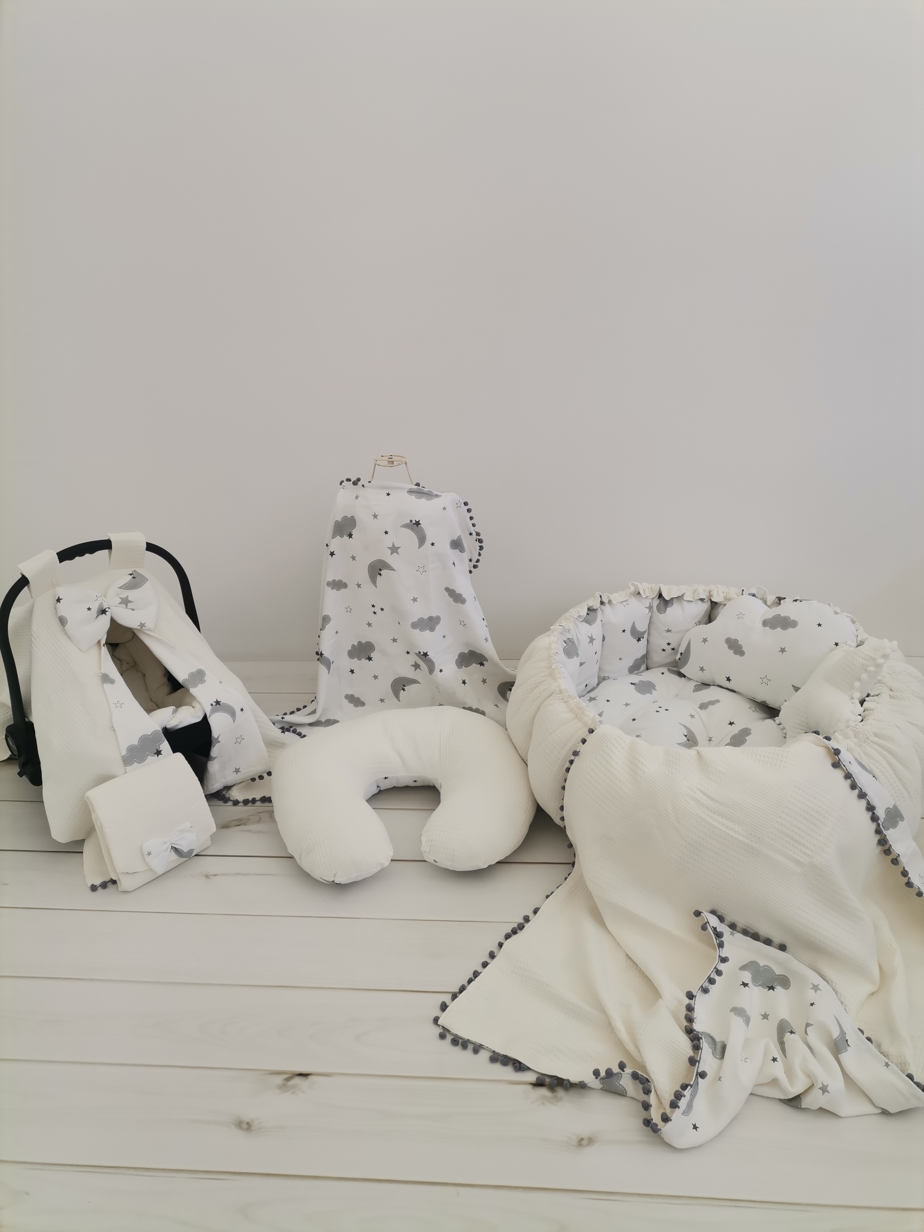 Yuvarlak babynestli 9'lu set krem waffle pike - gri aylı bulutlu müslin