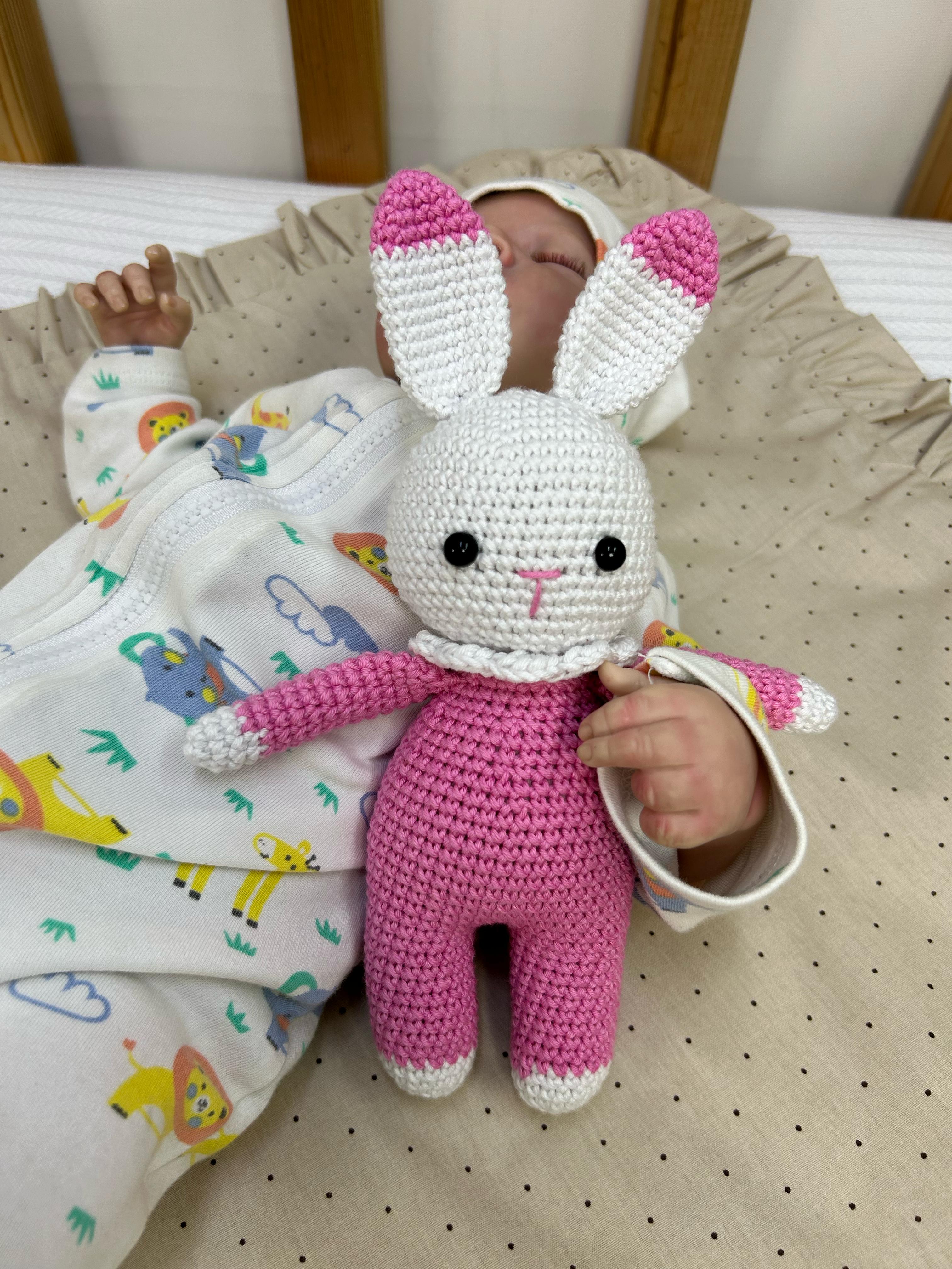Amigurumi pembe tavşancık oyuncak