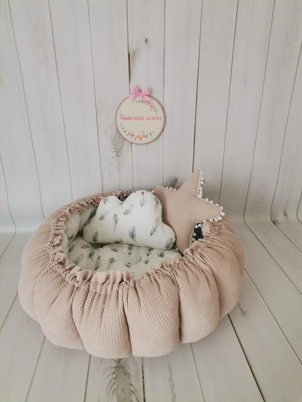 Yuvarlak babynest bej waffle pike - yeşil tüylü poplin