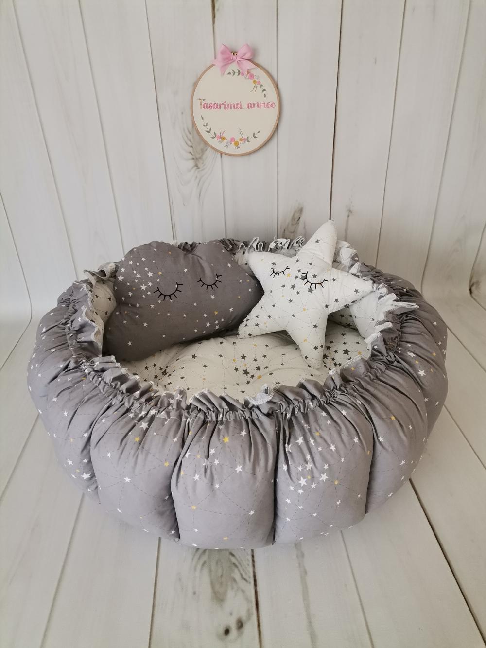 Yuvarlak babynest gri beyaz samanyolu yıldızlı poplin