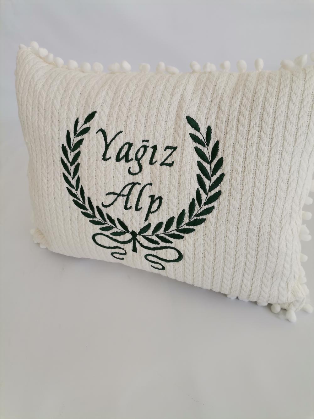 KREM ÖRGÜ PİKE KREM PONPONLU NAKIŞLI YASTIK