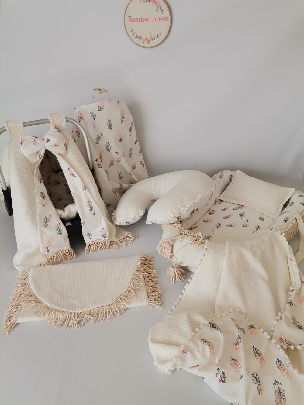 Babynest 8'li püsküllü set krem örgü pike - pembe tüylü poplin