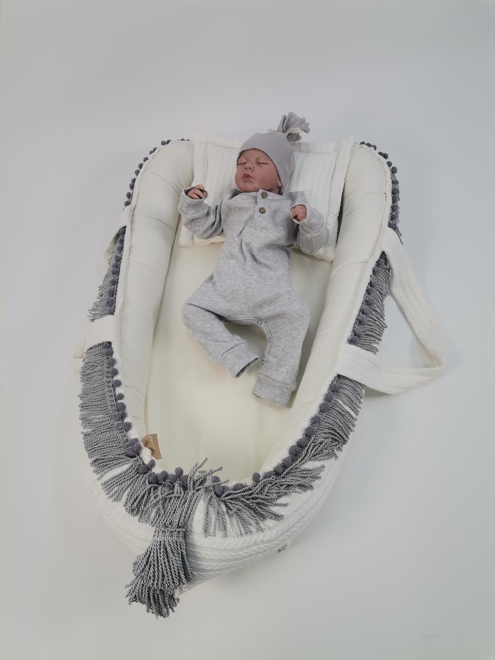 Babynest gri püsküllü krem örgü pike - krem poplin
