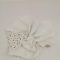 Yuvarlak babynest 9'lu set beyaz waffle pike - beyaz üstü siyah yıldızlı poplin